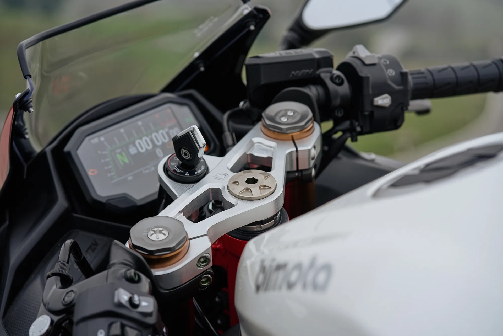 La gama Bimota KB399 aterriza en los concesionarios oficiales de la marca