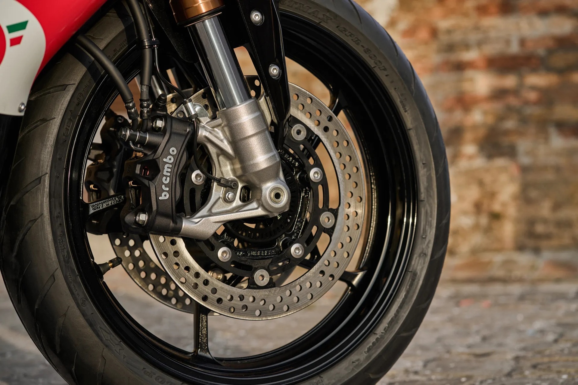 La gama Bimota KB399 aterriza en los concesionarios oficiales de la marca