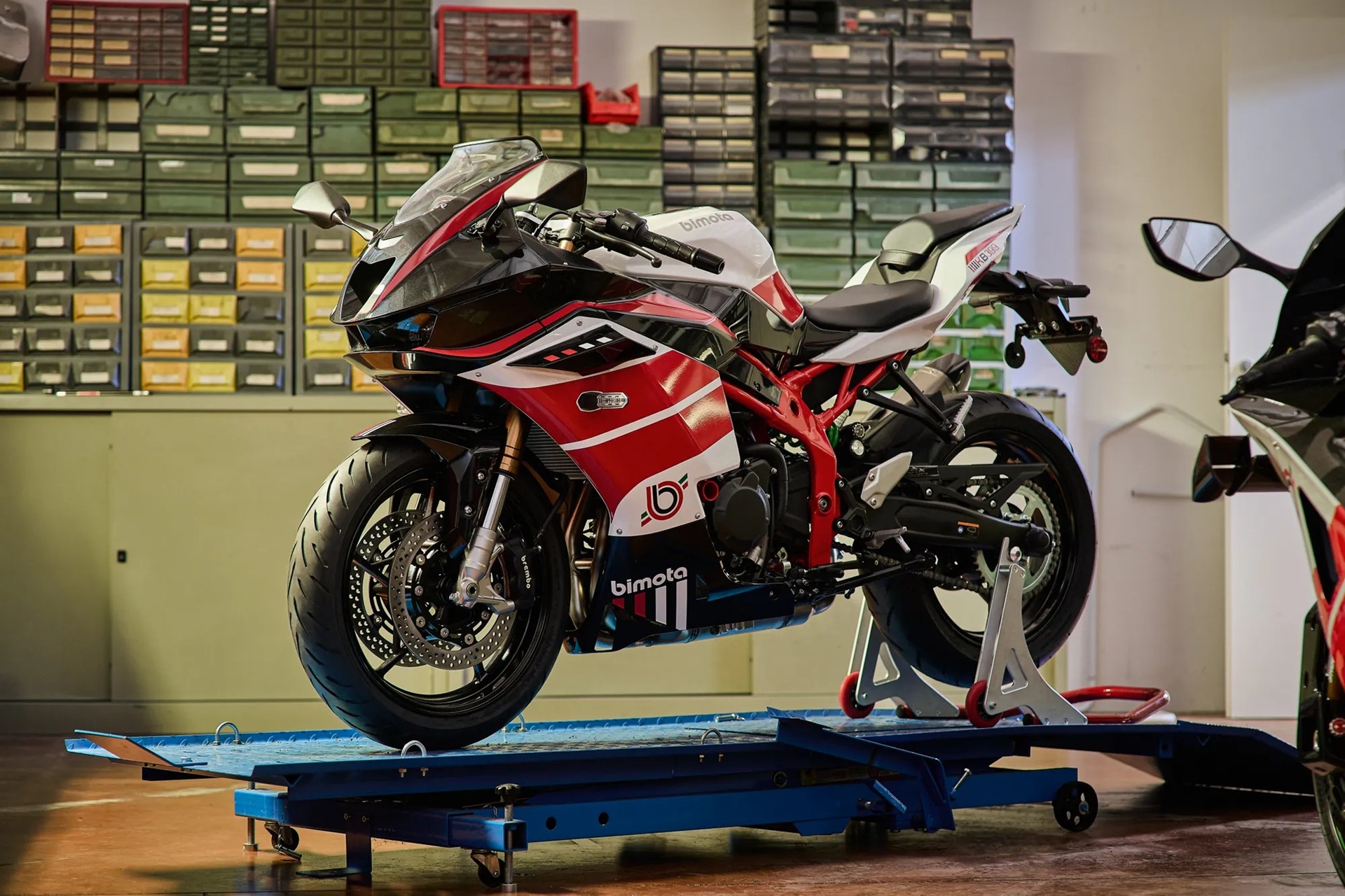 La gama Bimota KB399 aterriza en los concesionarios oficiales de la marca