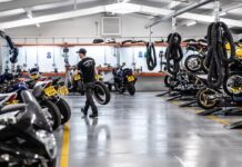 Algunos usuarios llevaron sus motos a revisión y ahora no pueden recogerla