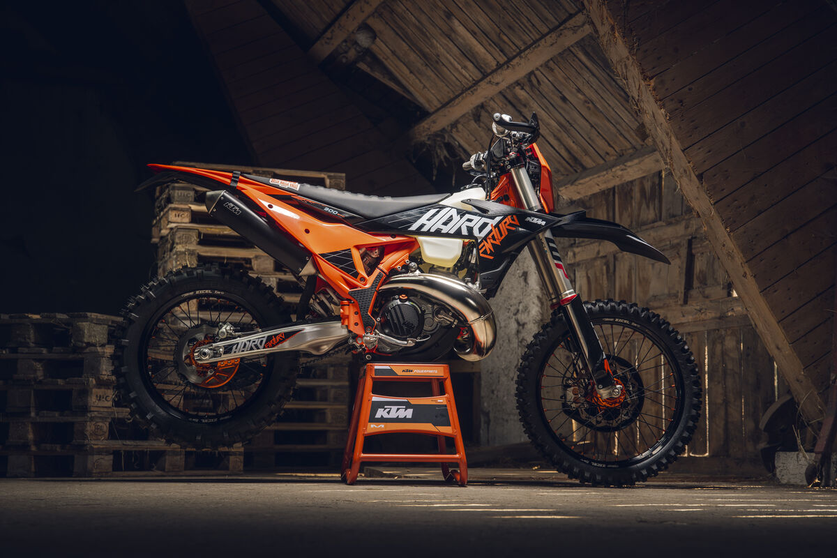 Nueva KTM 300 EXC Hardenduro 2027: desarrollada bajo el ADN de Factory Racing