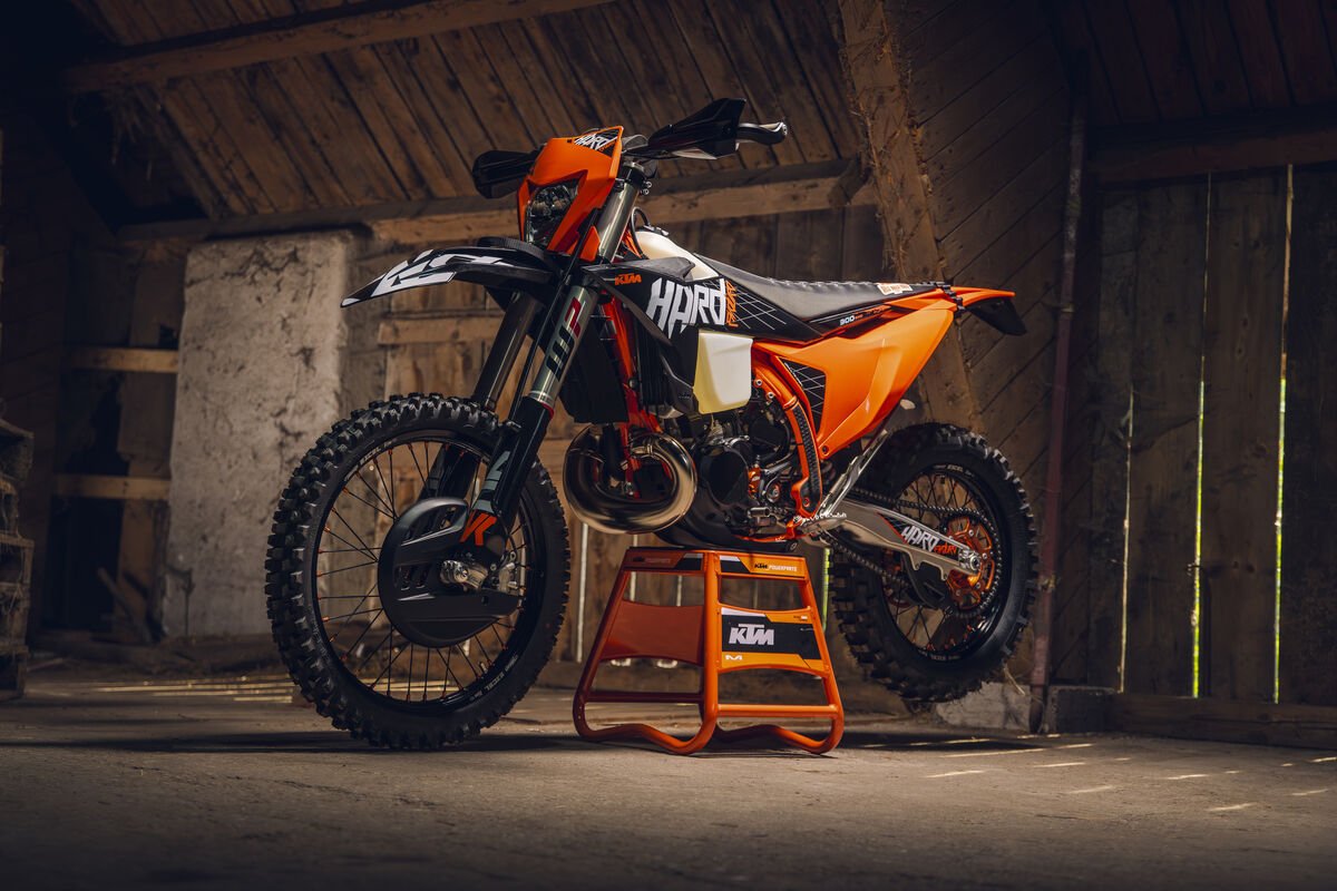 Nueva KTM 300 EXC Hardenduro 2027: desarrollada bajo el ADN de Factory Racing