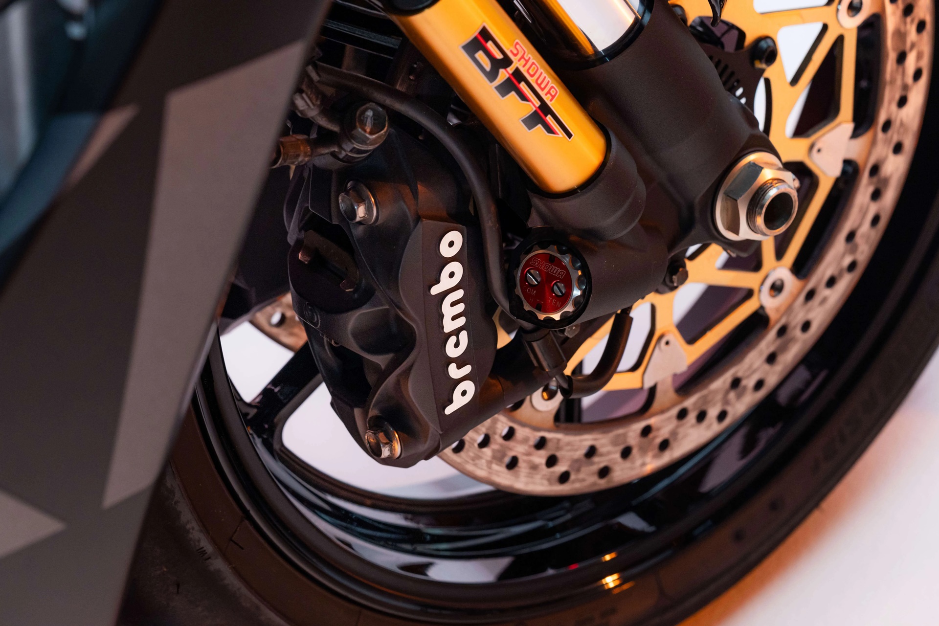 GSX-R1000R Stealth: La última serie limitada de Suzuki inspirada en el mundo náutico