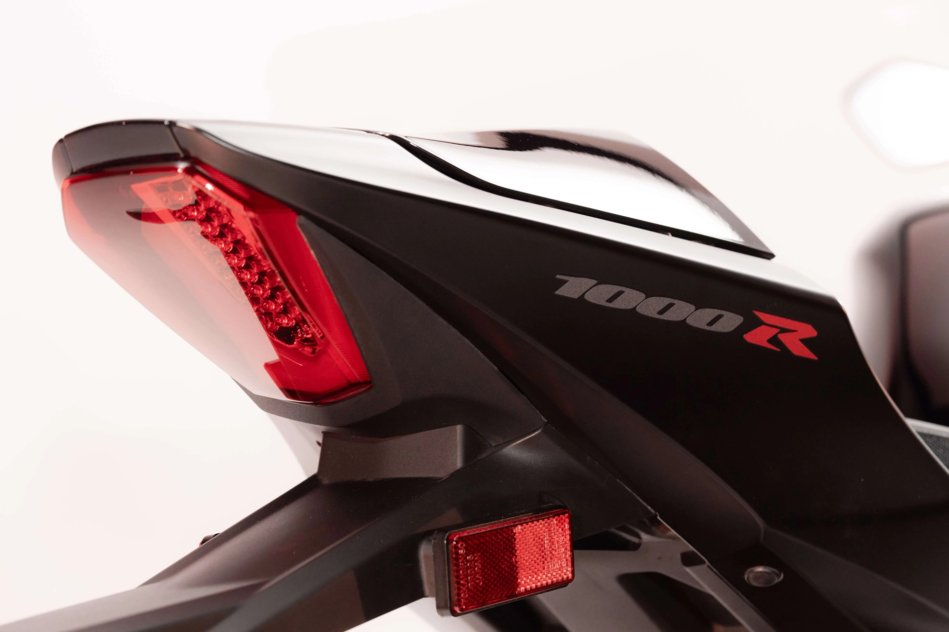 GSX-R1000R Stealth: La última serie limitada de Suzuki inspirada en el mundo náutico