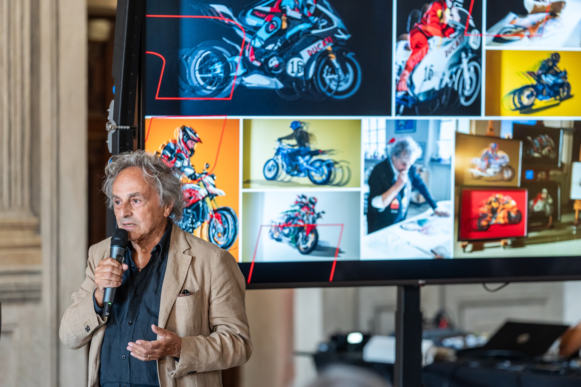 Ducati, con motivo del centenario, lleva la identidad de la empresa al corazón de Bolonia