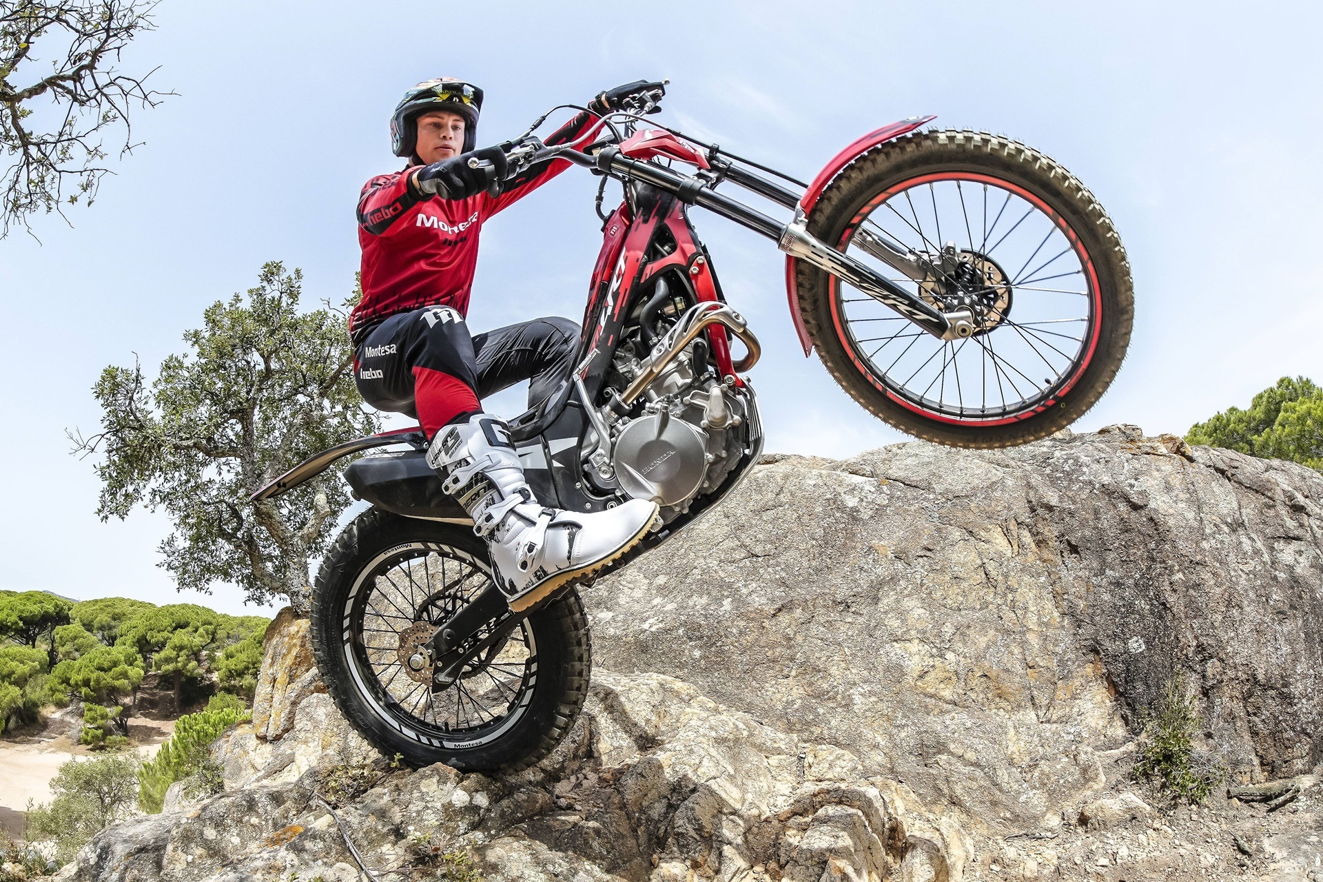 Montesa estrena nuevas decoraciones en su renovada gama 2027