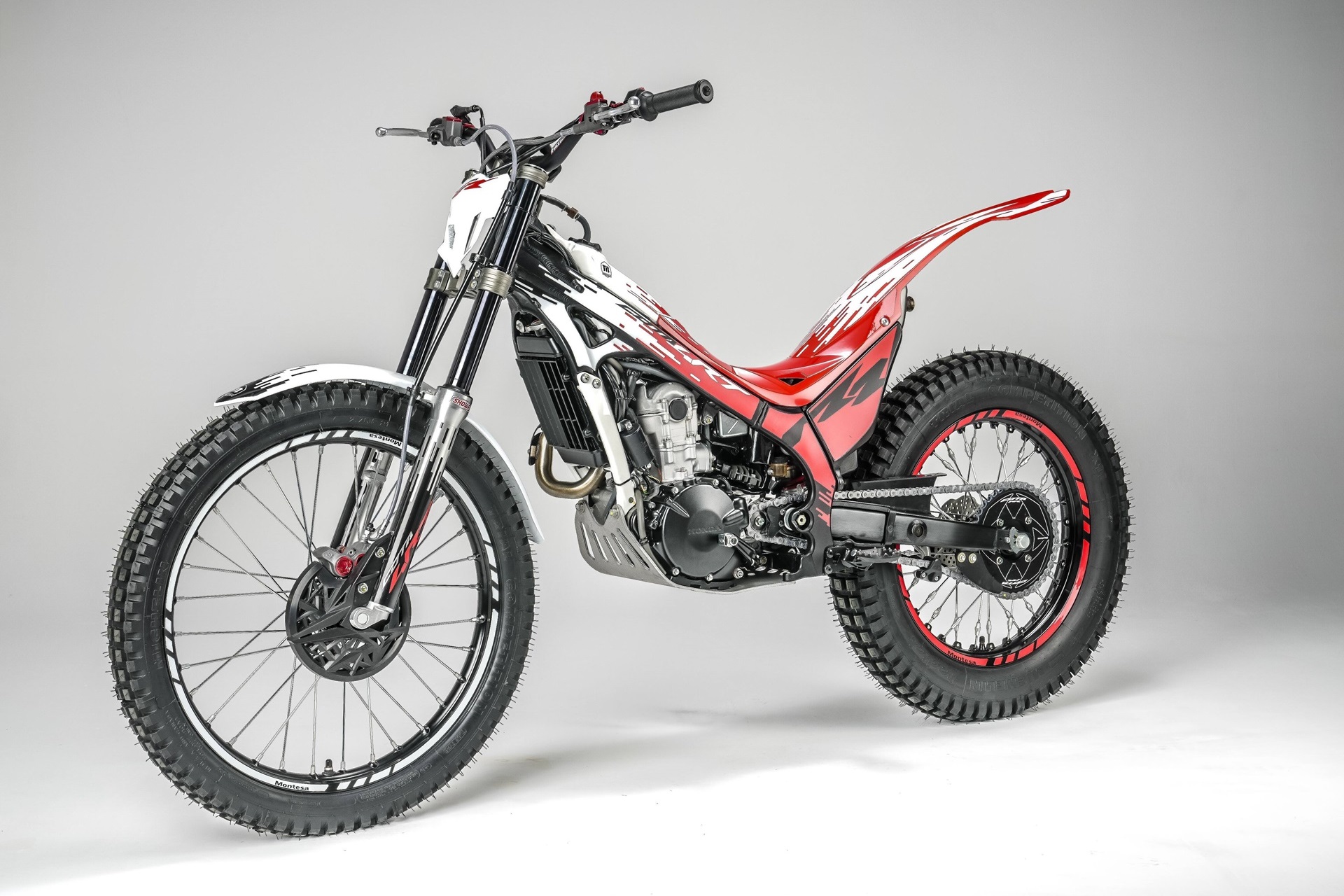 Montesa estrena nuevas decoraciones en su renovada gama 2027