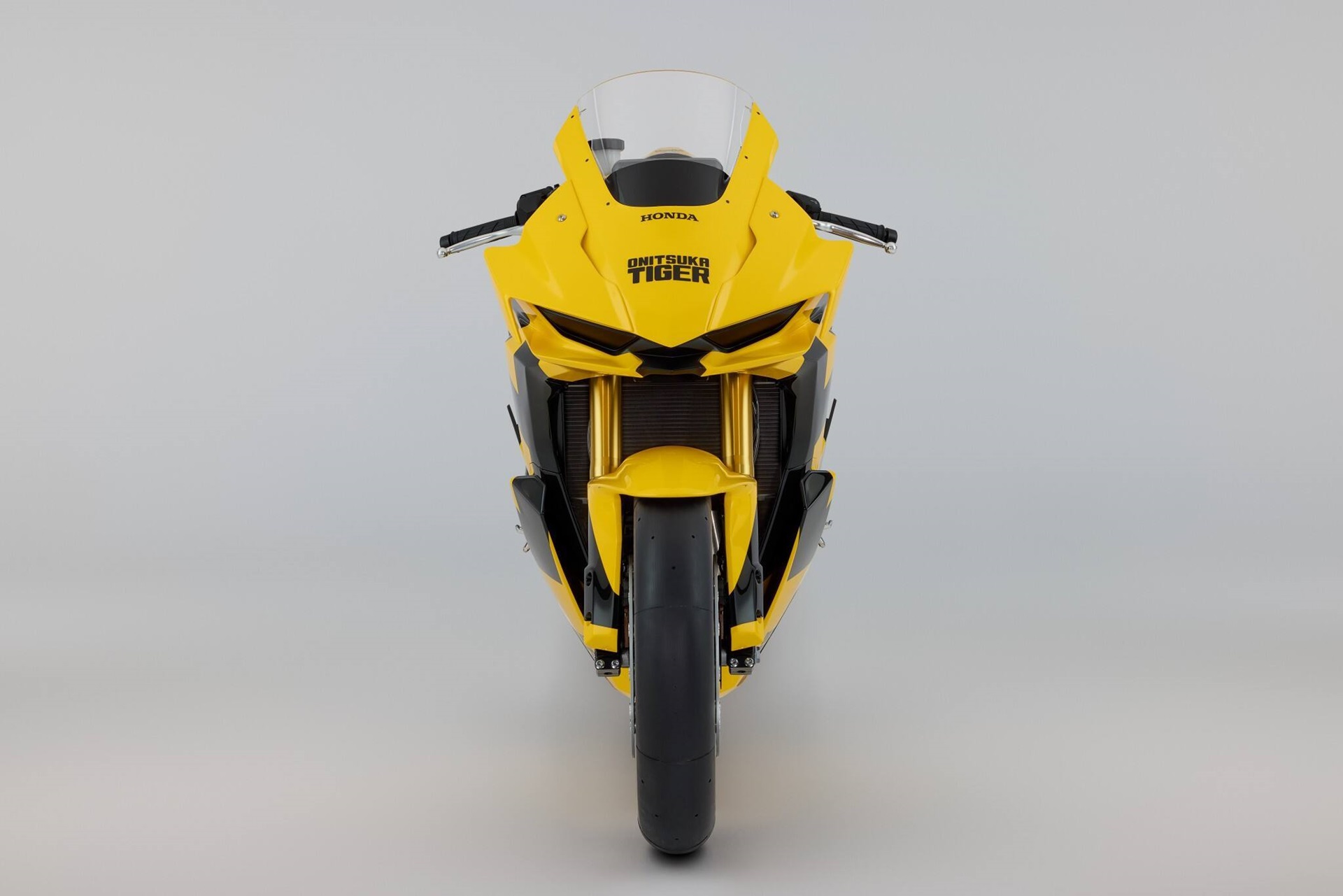 Honda y Onitsuka Tiger presentan un concept muy especial desarrollado sobre ¿una CB750 Hornet?