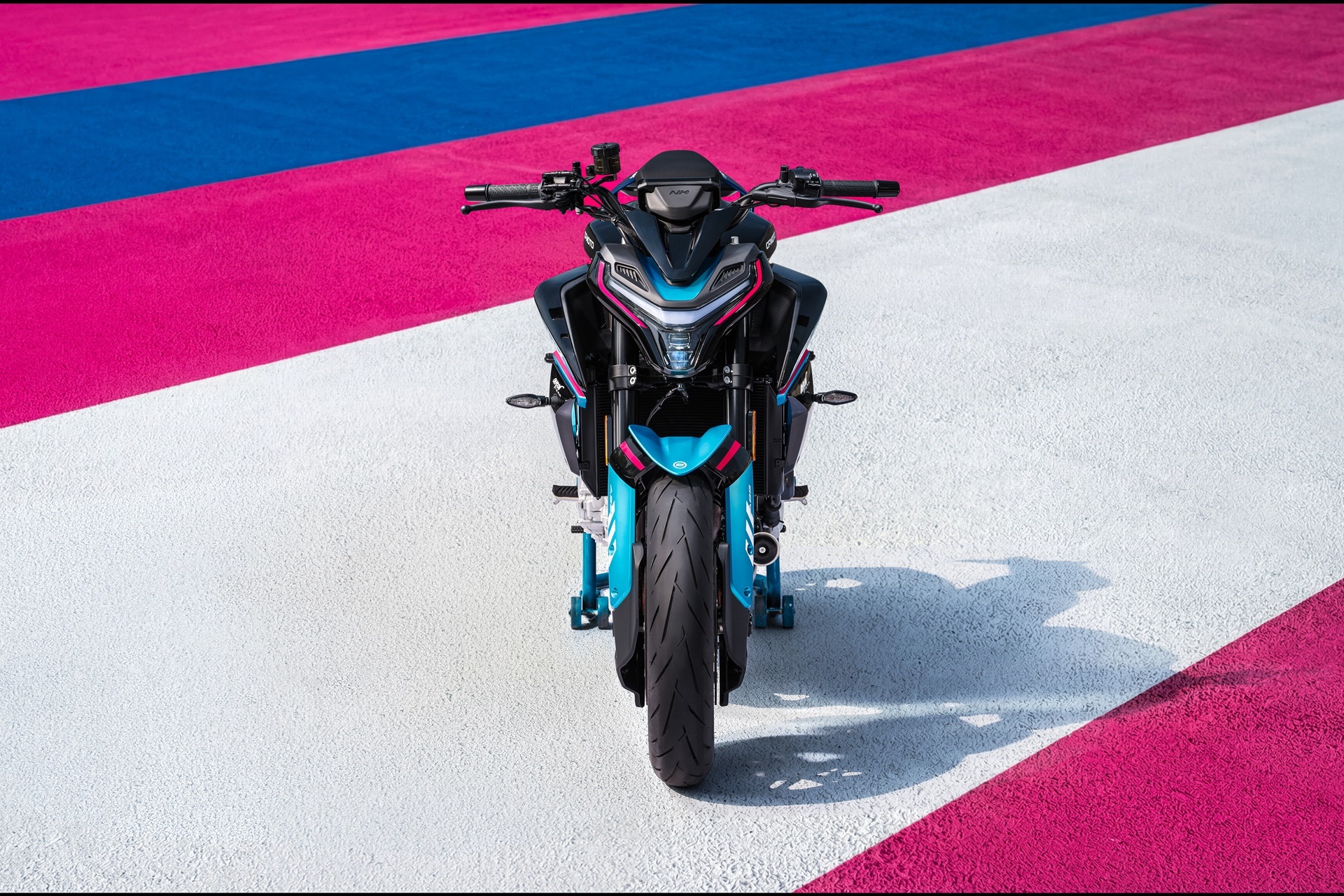Nueva 675NK Aspar Edition: CFMOTO viste su naked deportiva con una exclusiva decoración