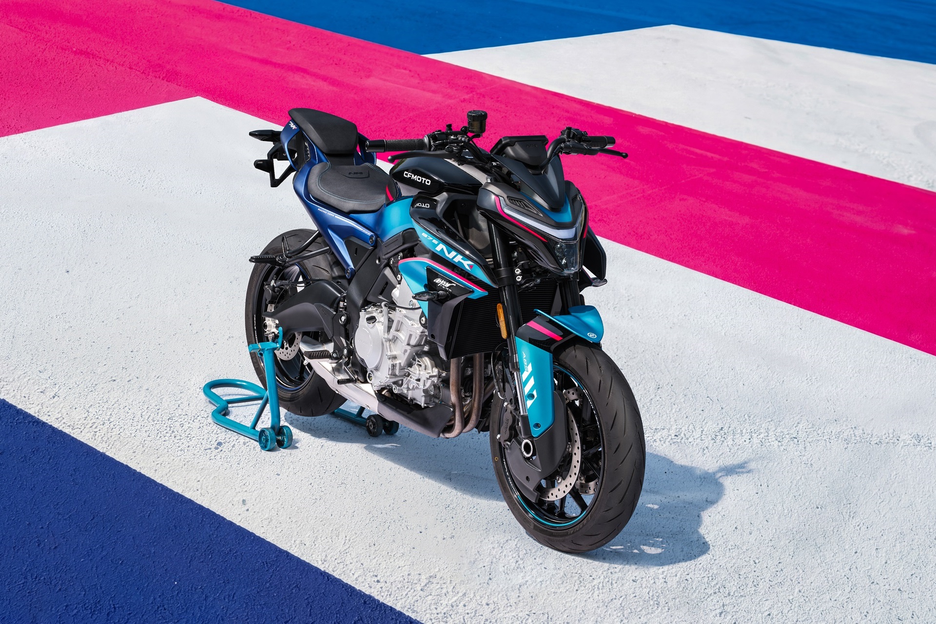 Nueva 675NK Aspar Edition: CFMOTO viste su naked deportiva con una exclusiva decoración