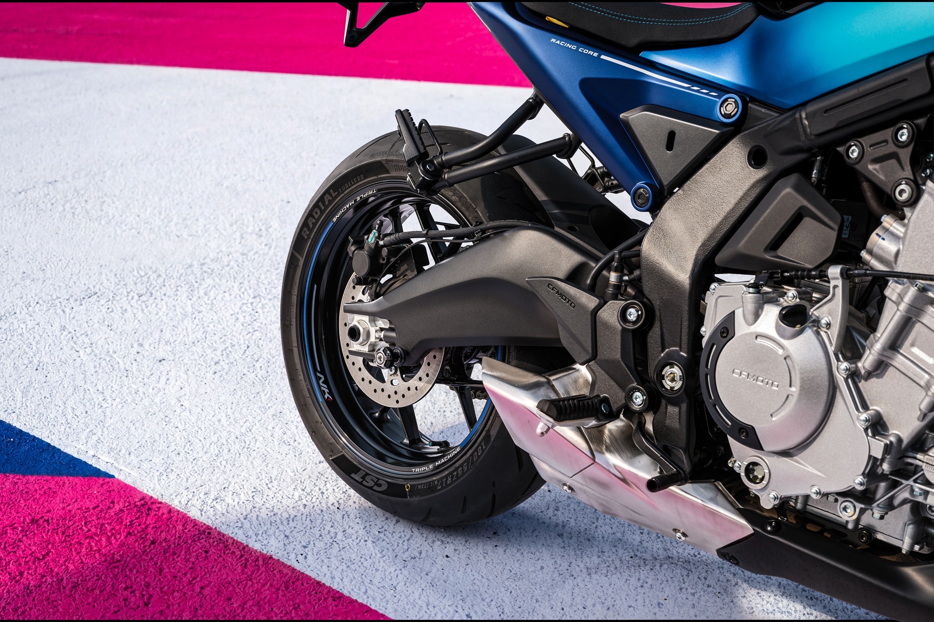 Nueva 675NK Aspar Edition: CFMOTO viste su naked deportiva con una exclusiva decoración