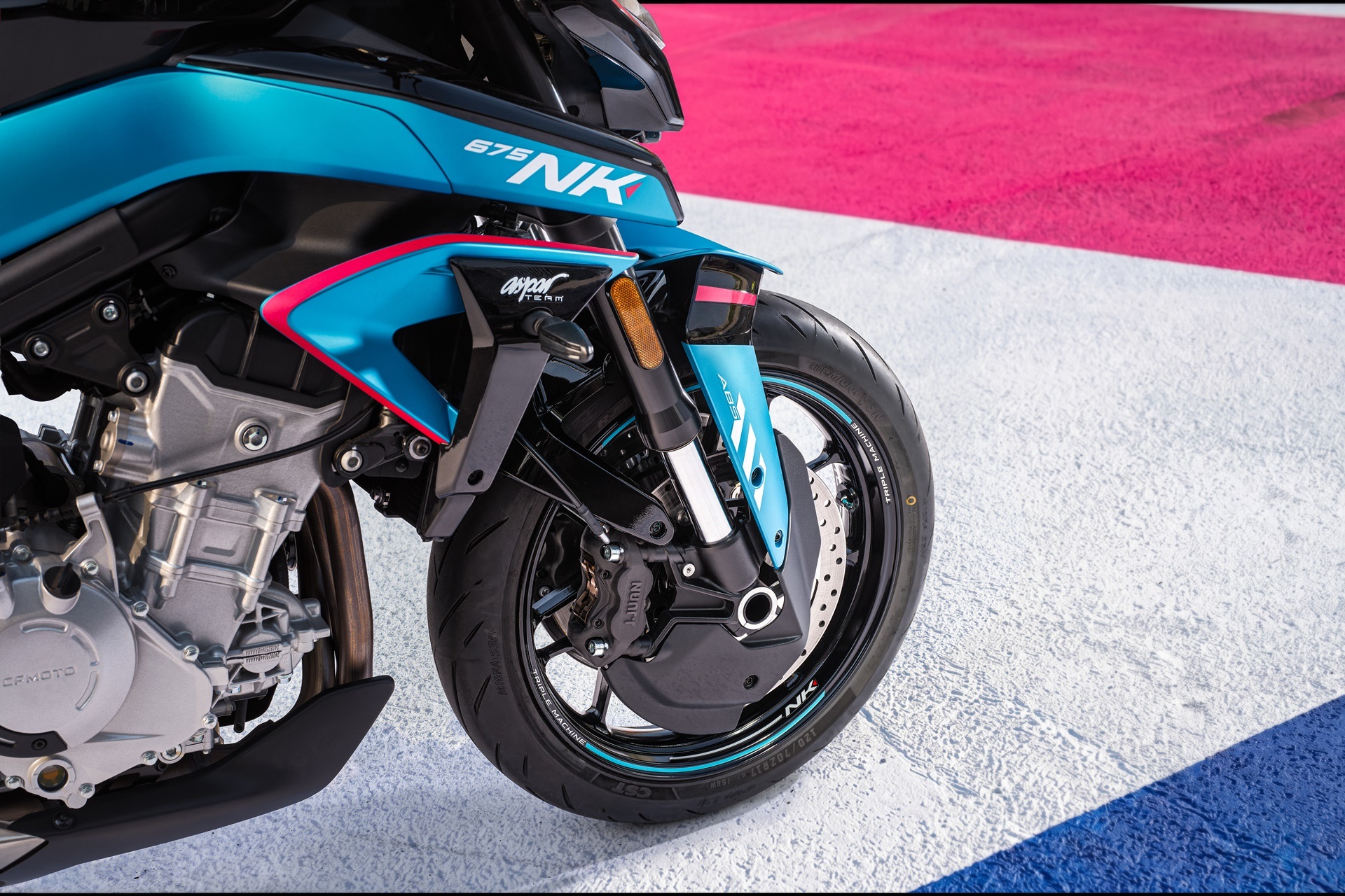 Nueva 675NK Aspar Edition: CFMOTO viste su naked deportiva con una exclusiva decoración