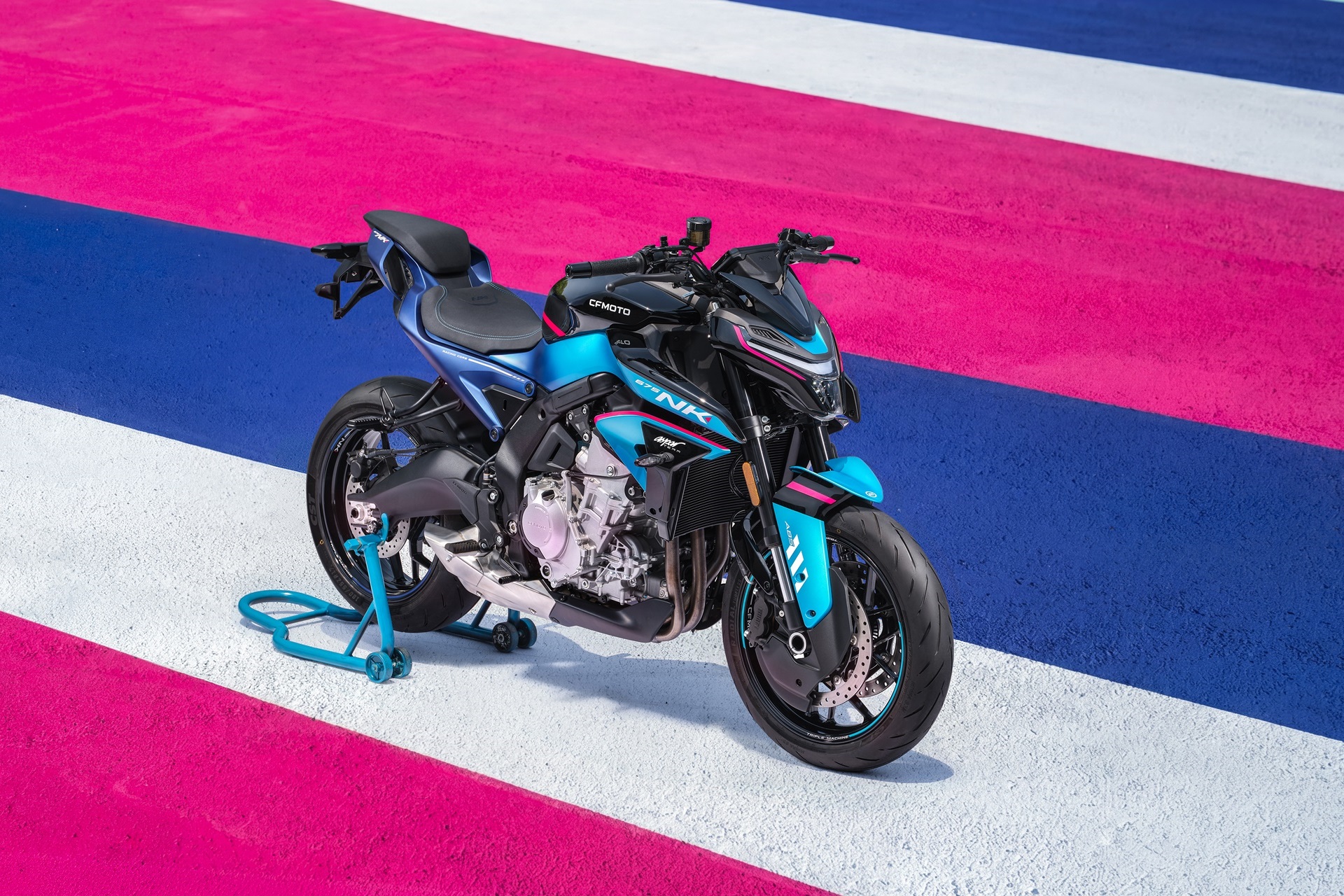 Nueva 675NK Aspar Edition: CFMOTO viste su naked deportiva con una exclusiva decoración