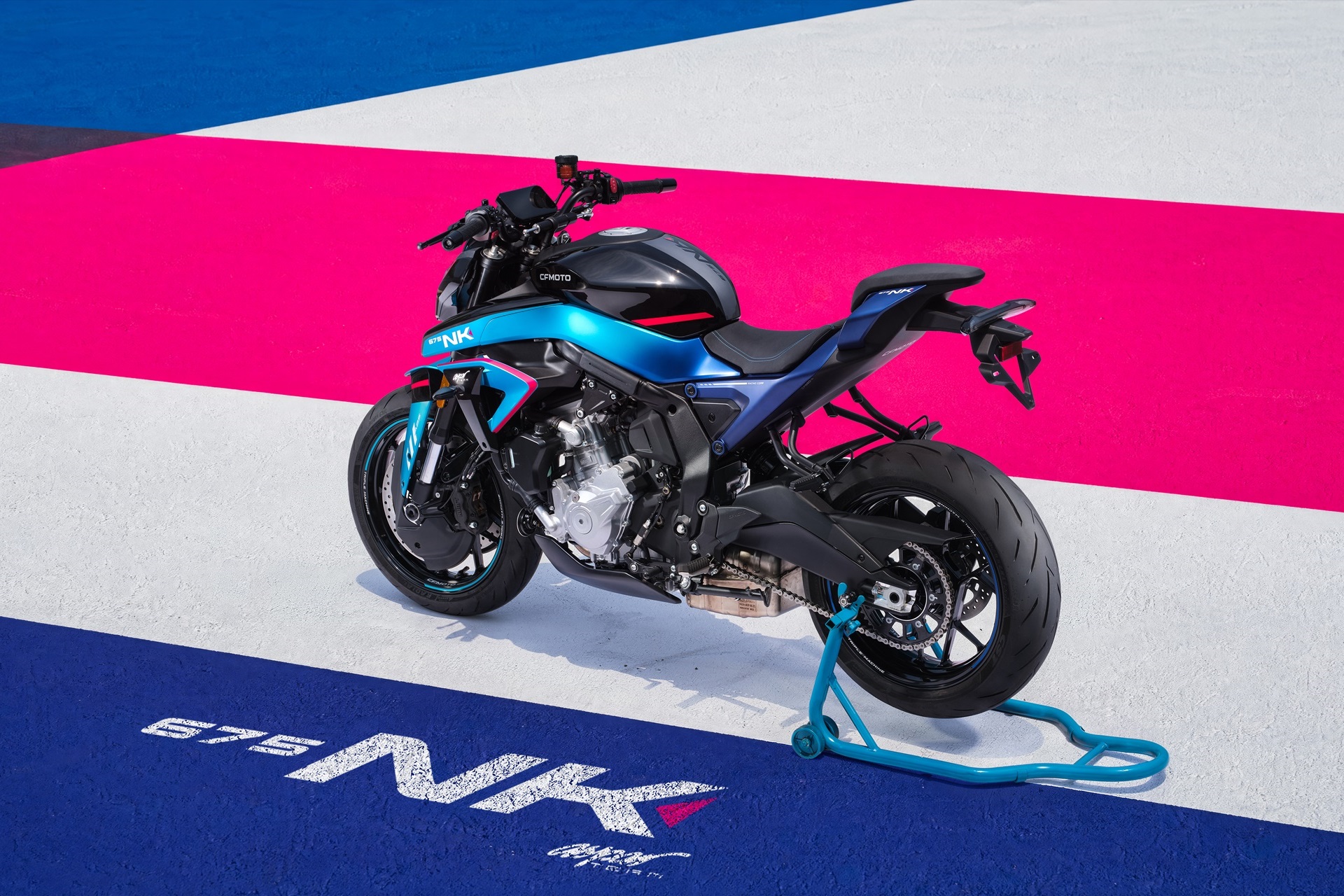 Nueva 675NK Aspar Edition: CFMOTO viste su naked deportiva con una exclusiva decoración