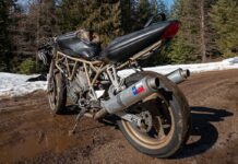 Triturar madera nunca volverá a ser lo mismo cuando conozcas el “nuevo modelo” de Grind Hard Plumbing con el motor de una Ducati 750SS