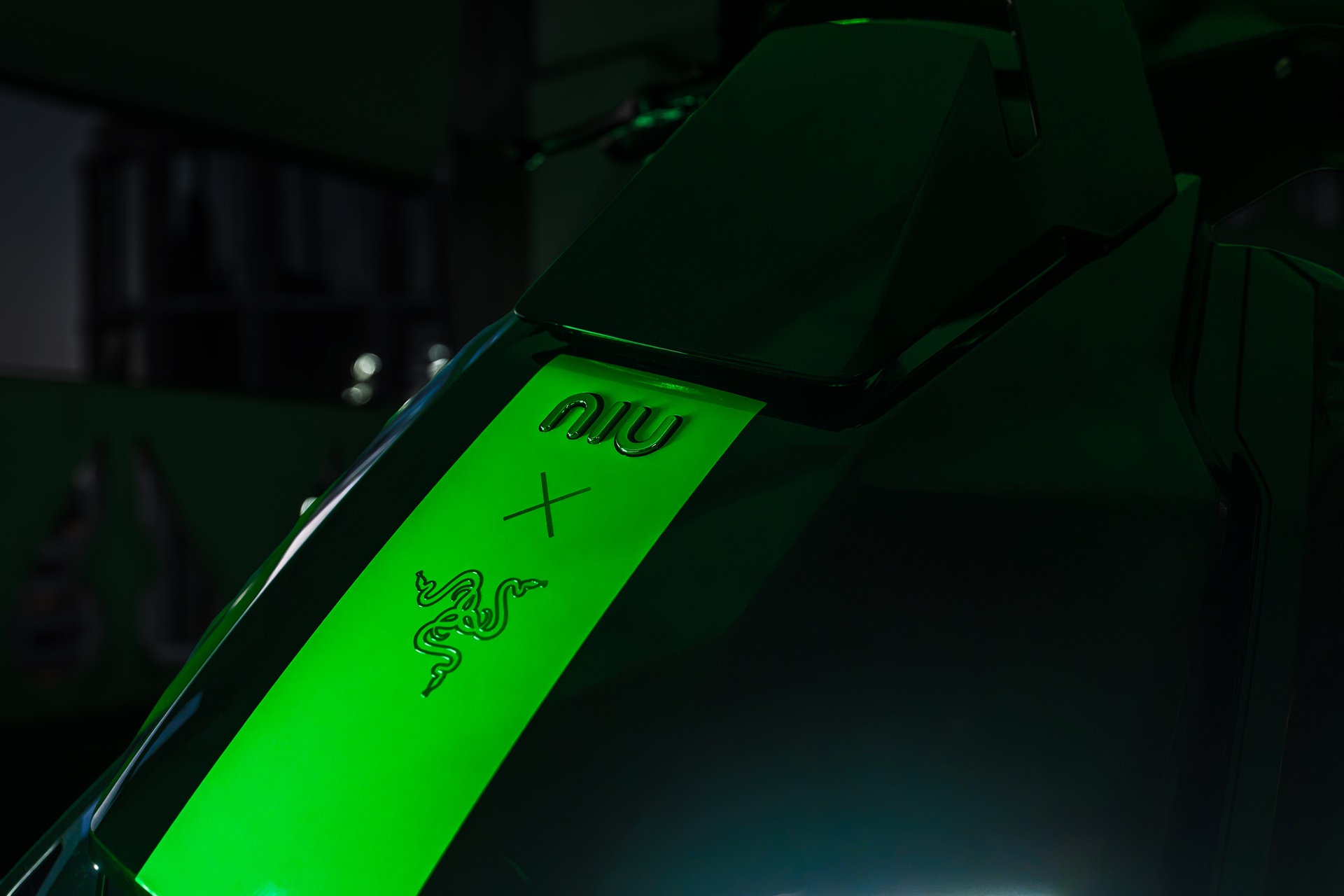 FQiX x Razer Special Edition: movilidad urbana bajo un lenguaje icónico de diseño