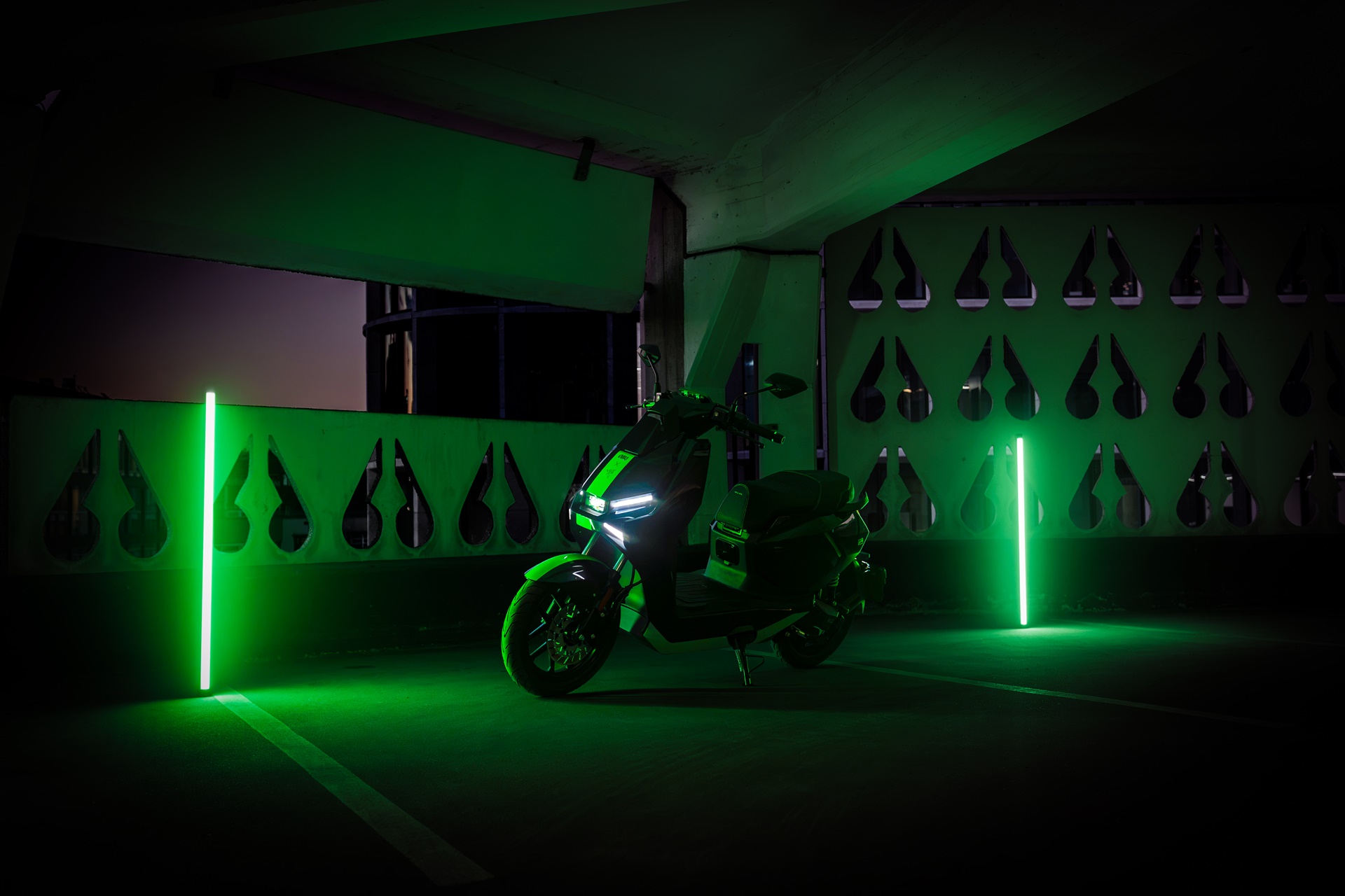 FQiX x Razer Special Edition: movilidad urbana bajo un lenguaje icónico de diseño