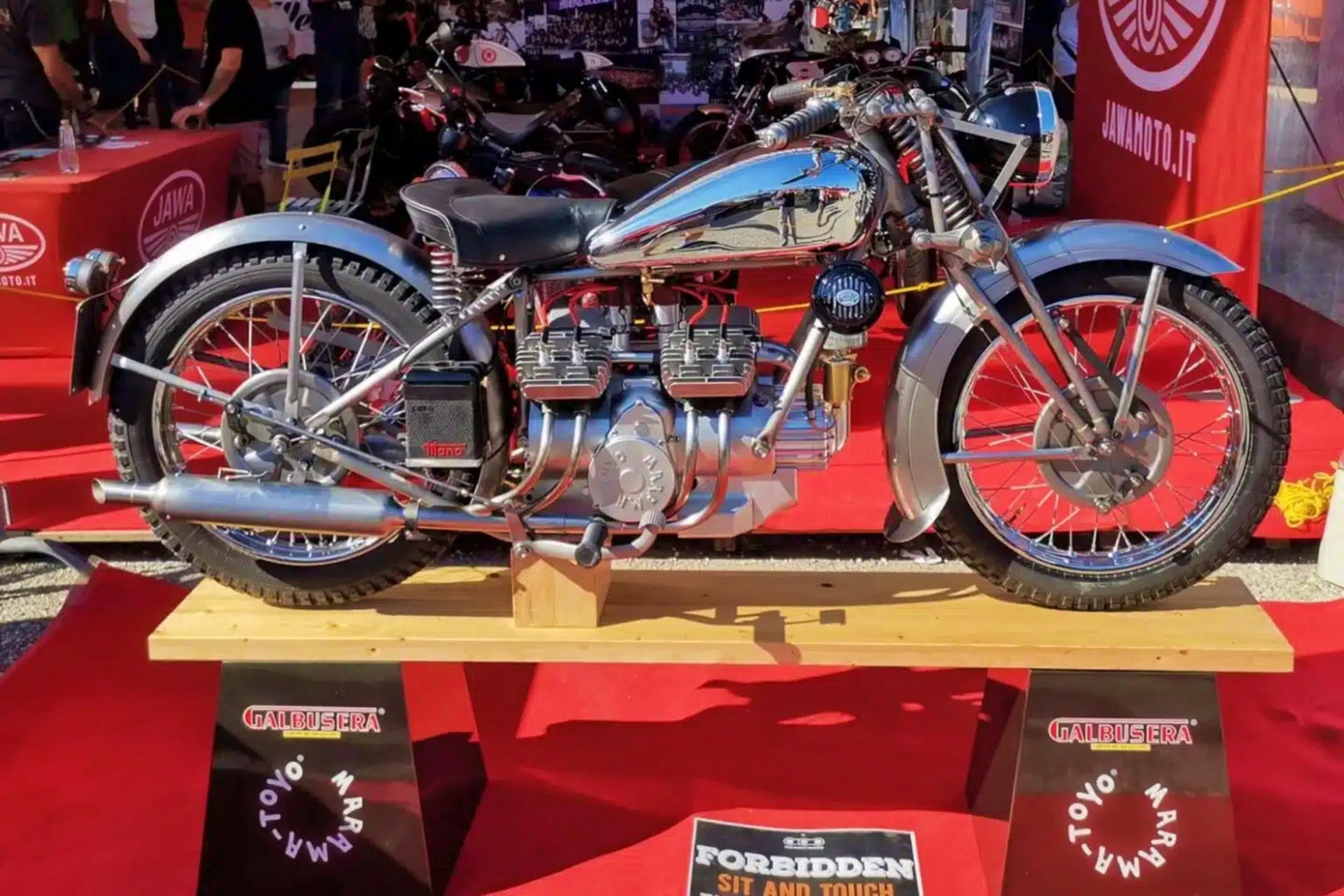 Galbusera Toyo V8 1938 dos tiempos