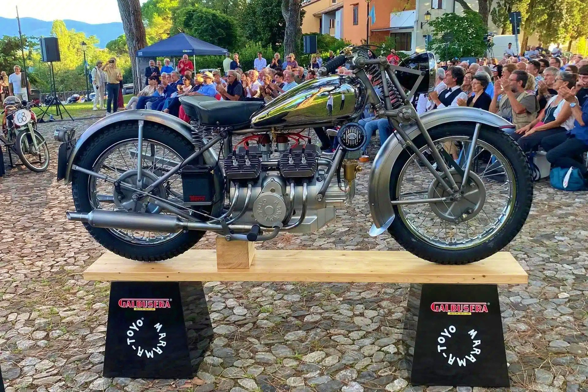 Galbusera Toyo V8 1938 dos tiempos
