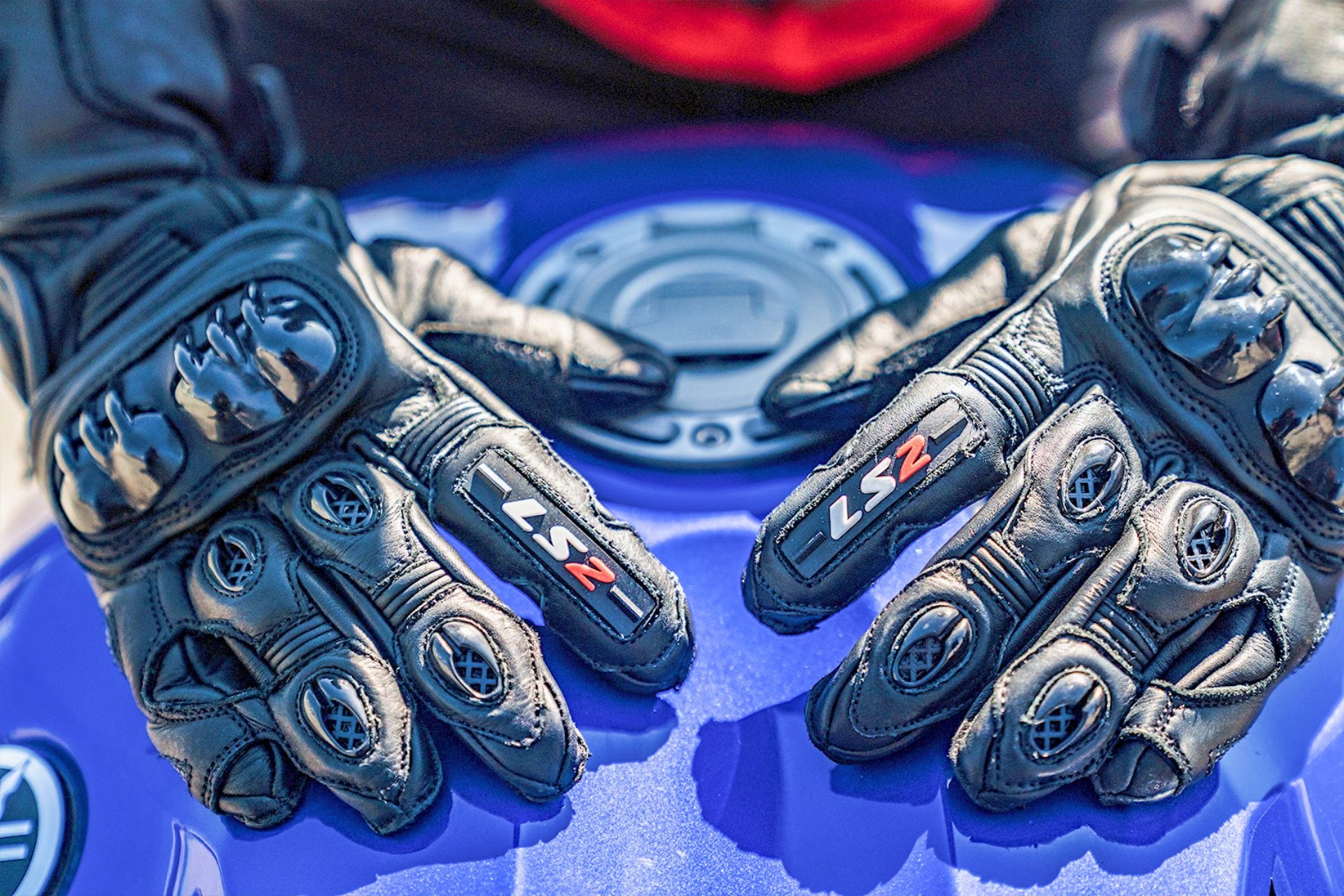 Guantes de moto LS2 nueva Normativa DGT
