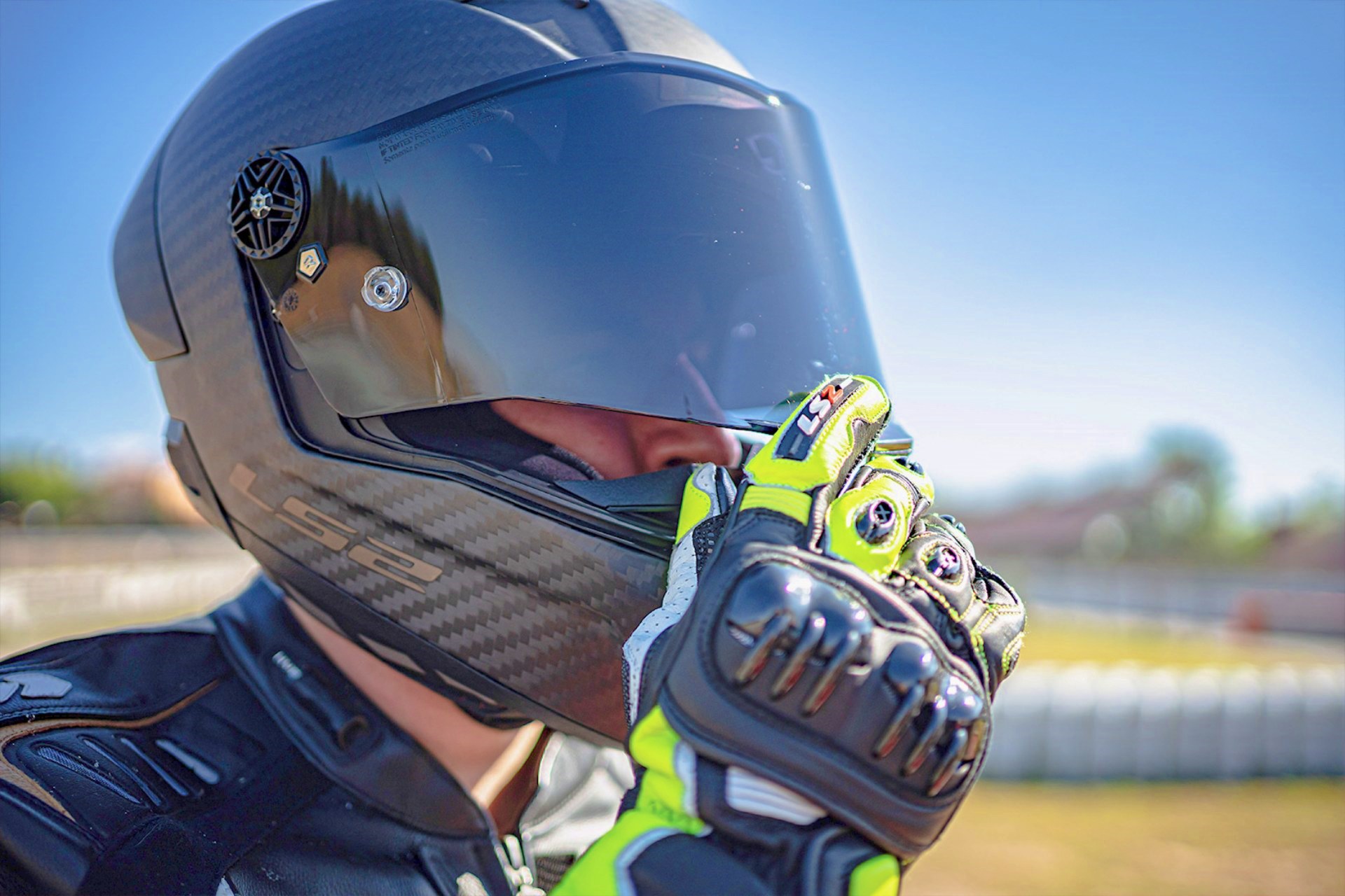 Guantes de moto LS2 nueva Normativa DGT