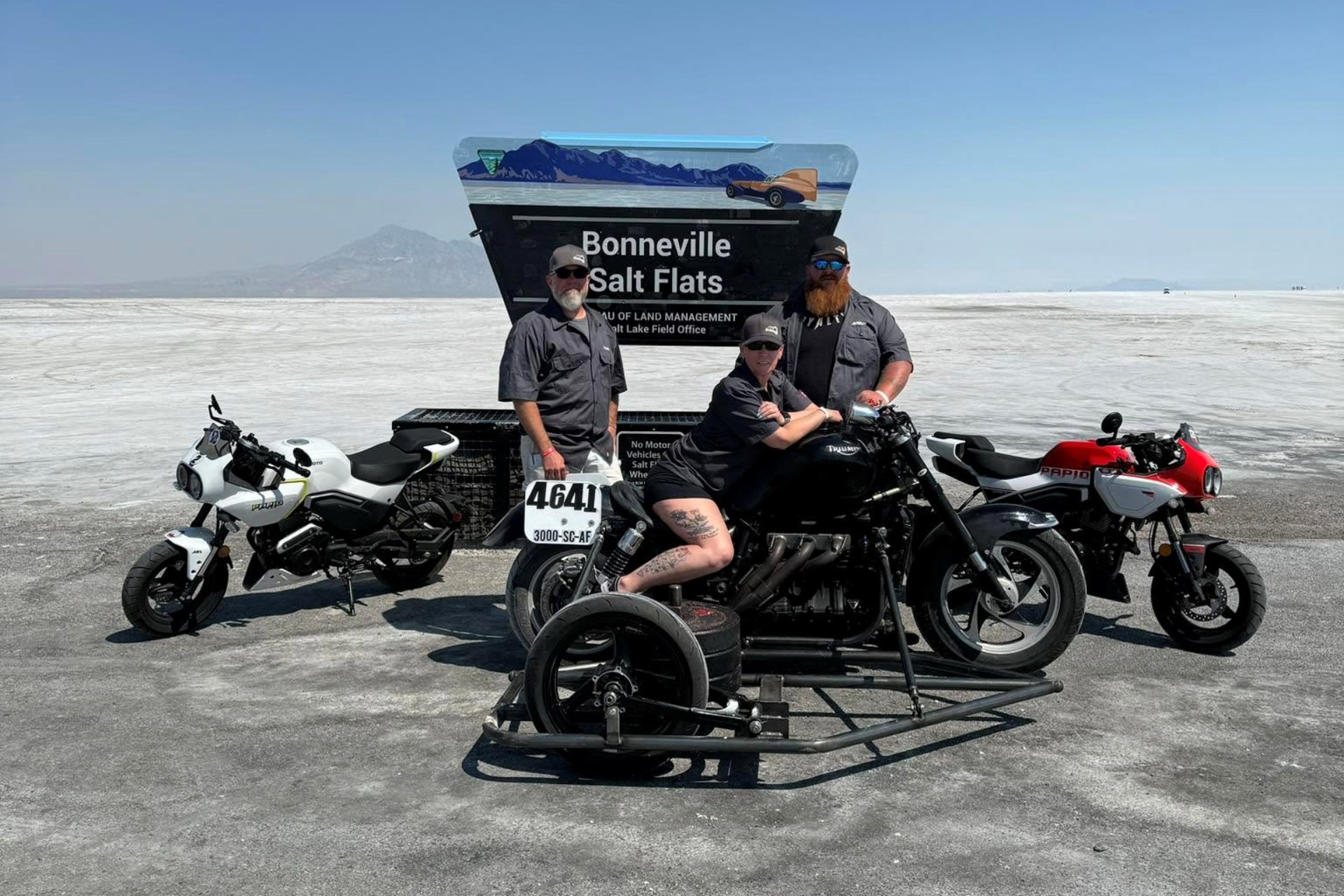 Liane Langlois record Bonneville Triumph Rocket III con sidecar