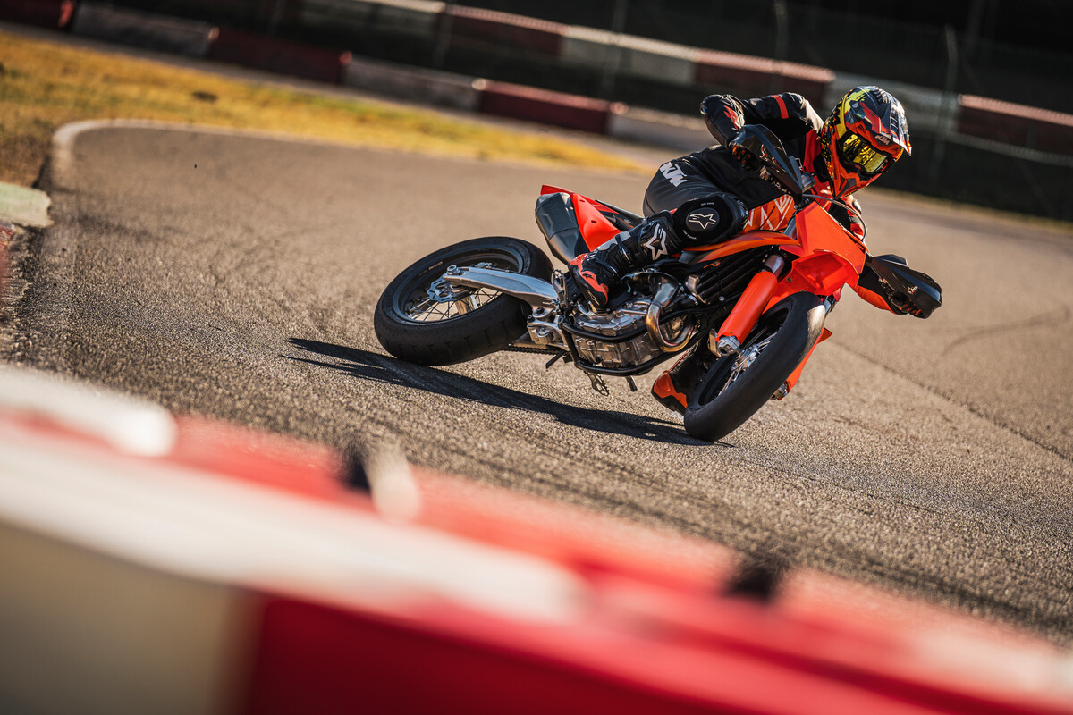 KTM 450 SMR 2027: la diversión en pista está asegurada