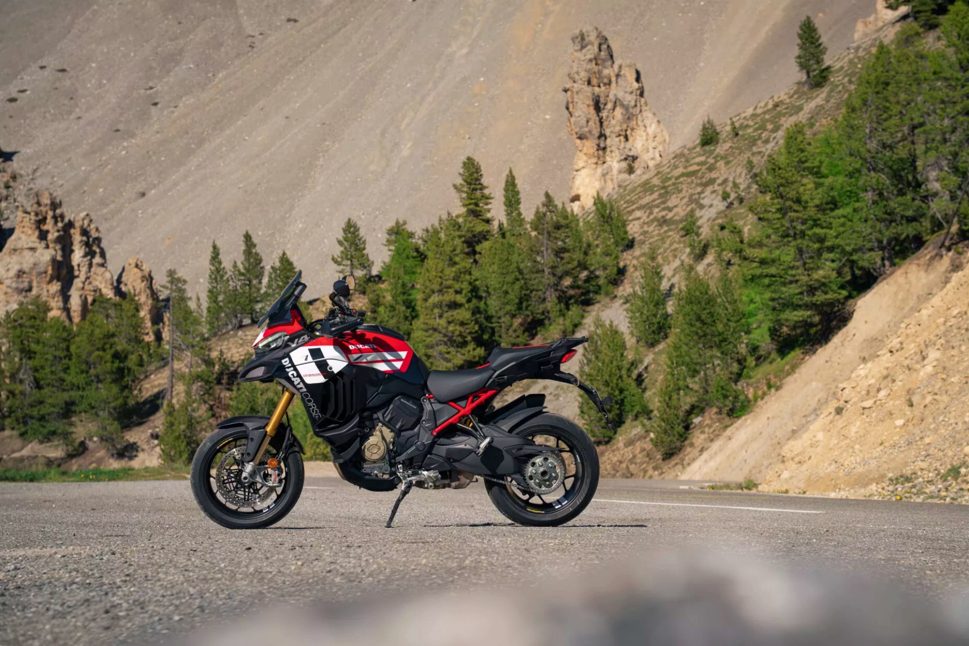 Multistrada V4 Pikes Peak 2027