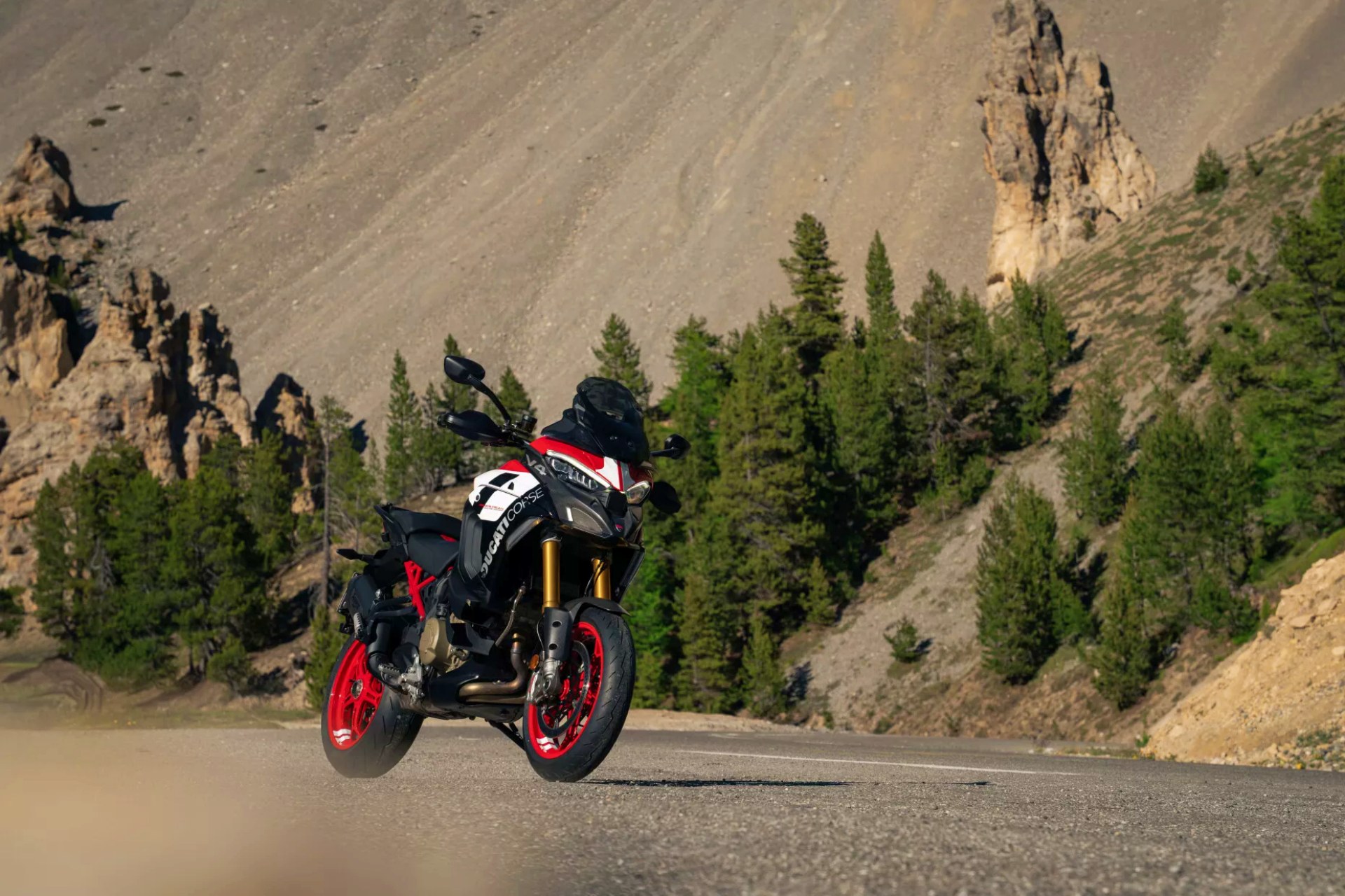 Multistrada V4 Pikes Peak 2027