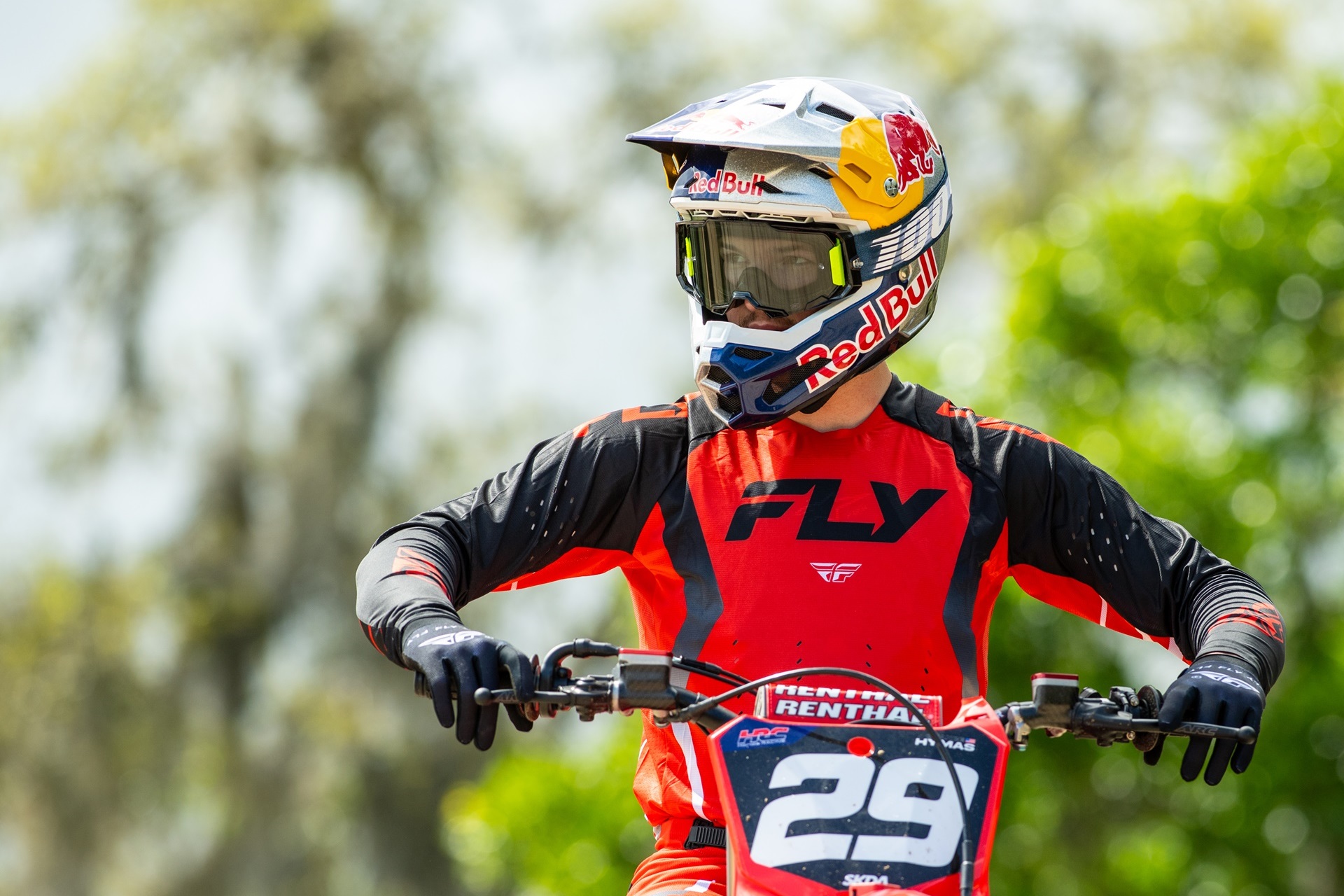 Colección FLY Racing 2027: “Desarrollada para pilotos que buscan ir más lejos”