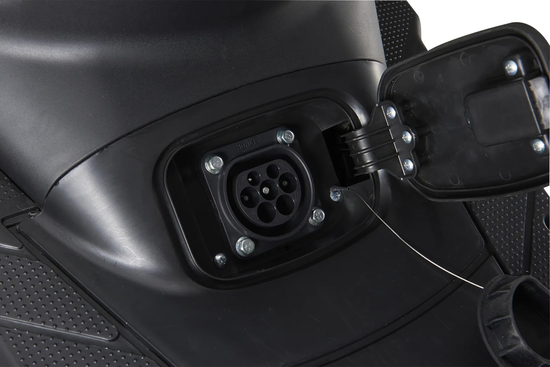 Nerva lanza al mercado su nuevo Spark, el scooter eléctrico de acceso a la movilidad eléctrica