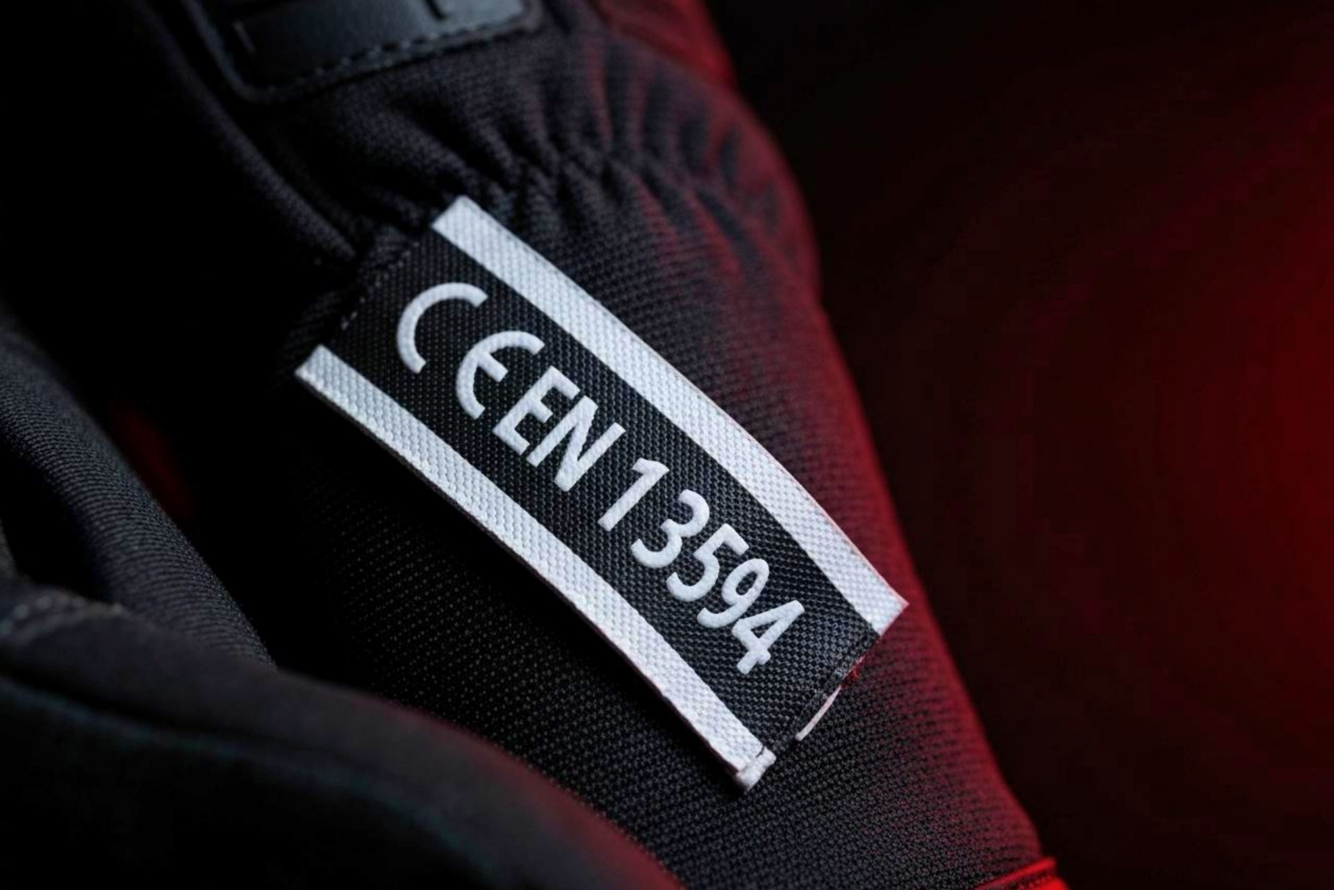 Nueva norma DGT guantes 2026