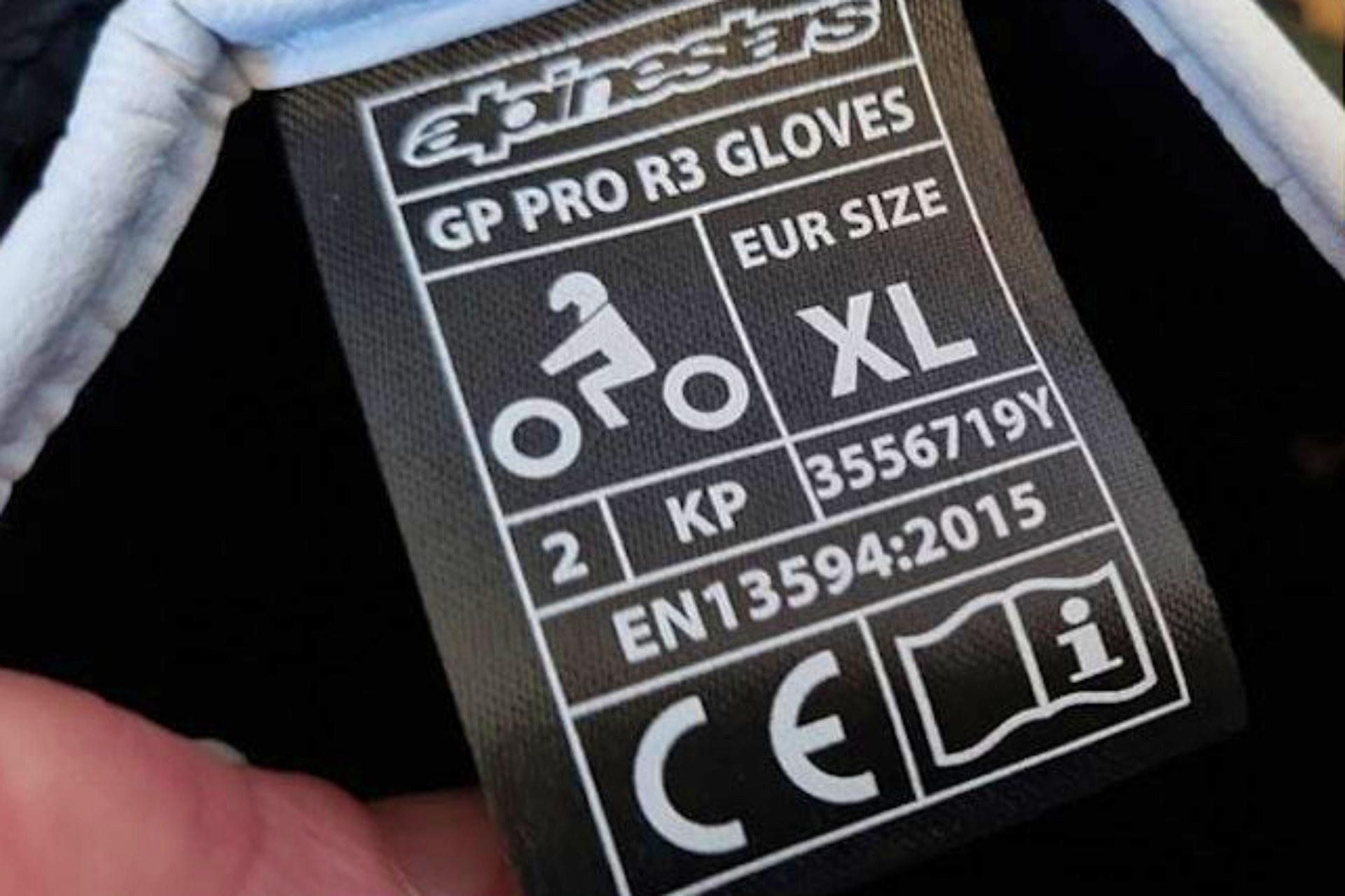 Nueva norma DGT guantes 2026