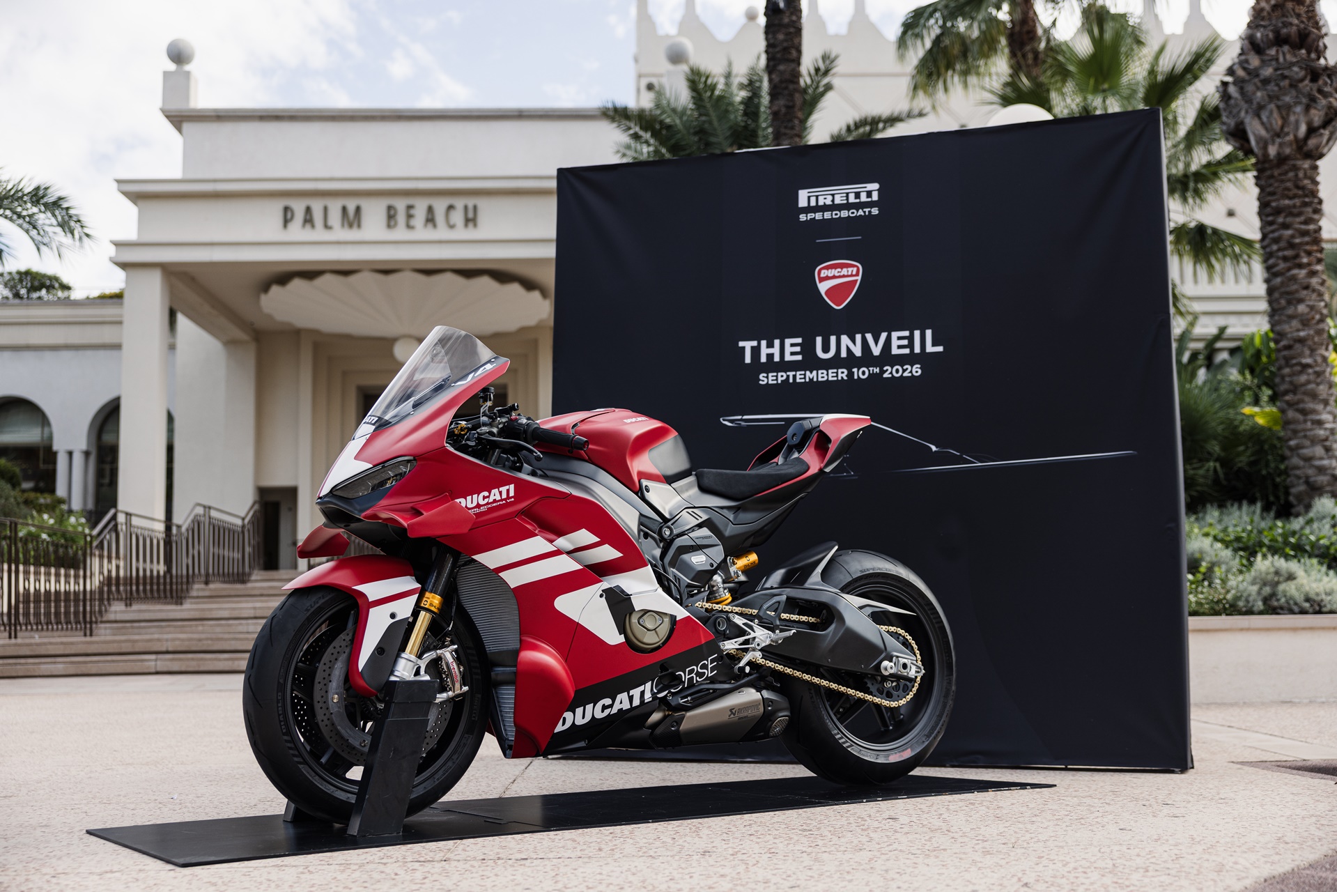 PIRELLI 44 | Ducati Edition: el lenguaje de diseño de la marca italiana se traslada al mundo náutico