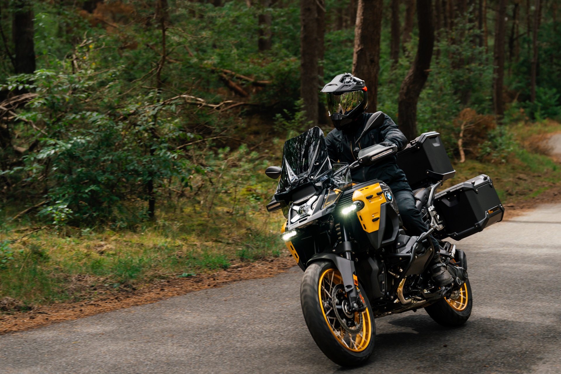BMW R 1300 GS Aurum Edition: Solo 100 unidades por modelo, equipadas hasta arriba y con un diseño distintivo