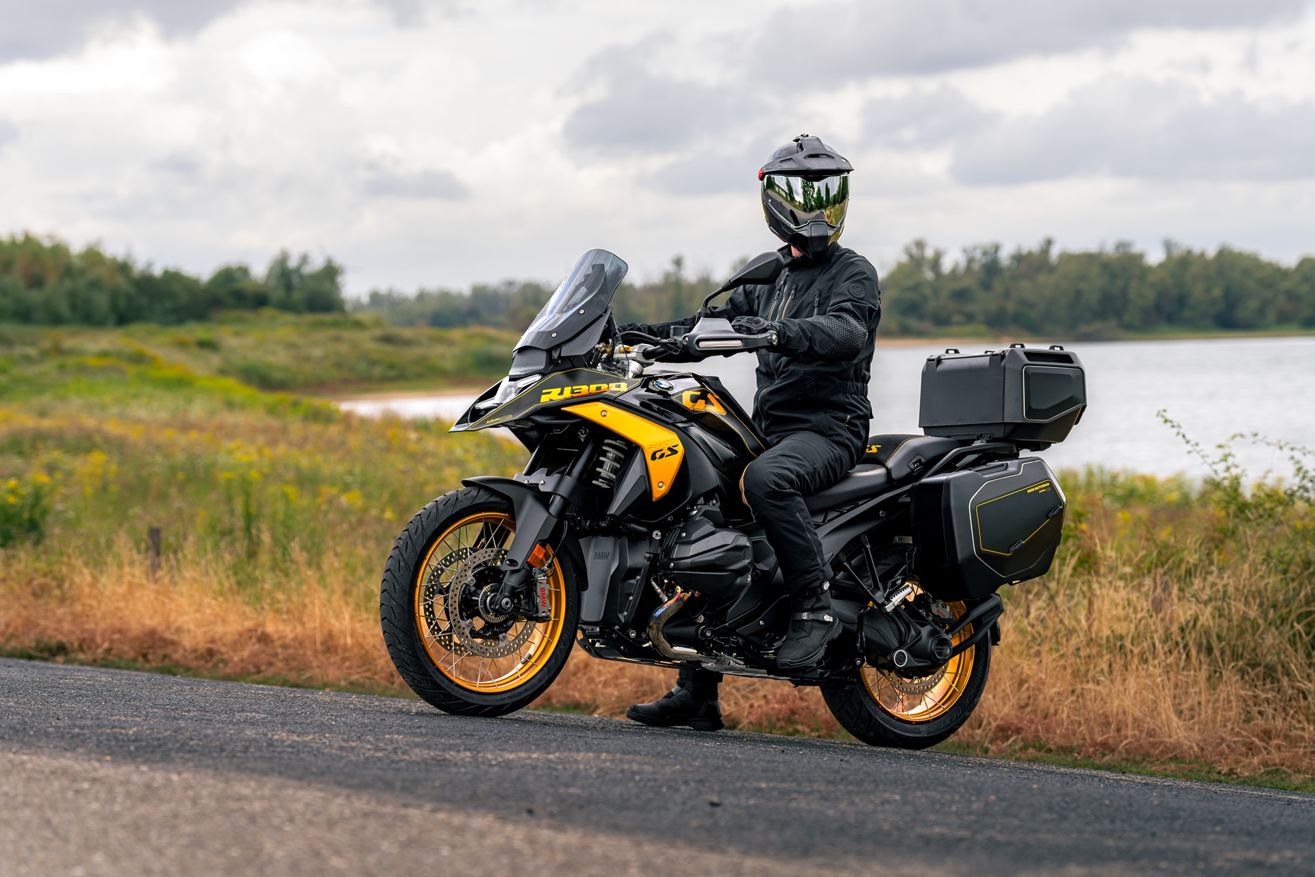 BMW R 1300 GS Aurum Edition: Solo 100 unidades por modelo, equipadas hasta arriba y con un diseño distintivo