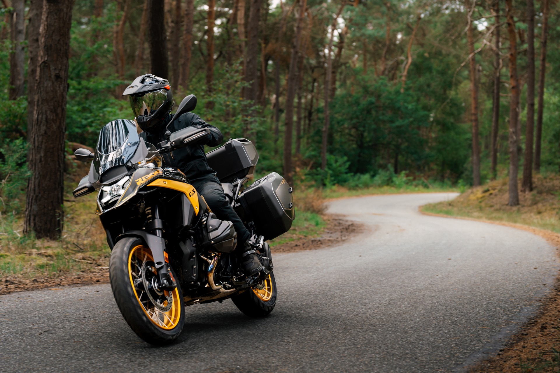 BMW R 1300 GS Aurum Edition: Solo 100 unidades por modelo, equipadas hasta arriba y con un diseño distintivo