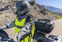Quedan 5 días abre el armario de la moto y mira si te vas a jugar 200 euros con la normativa nueva de la DGT