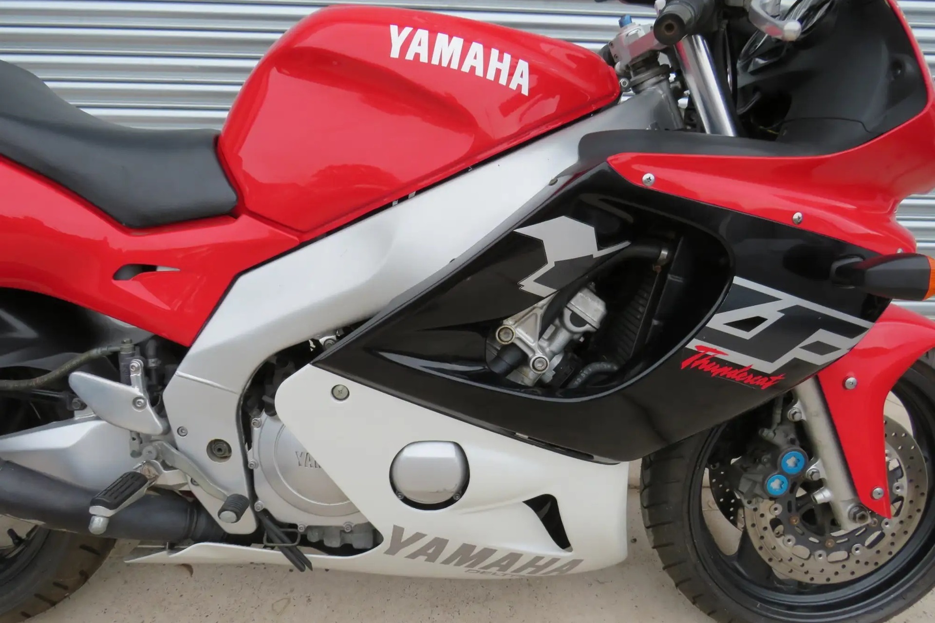 Estrenar una Yamaha YZF600R Thundercat en 2026 es posible… O casi