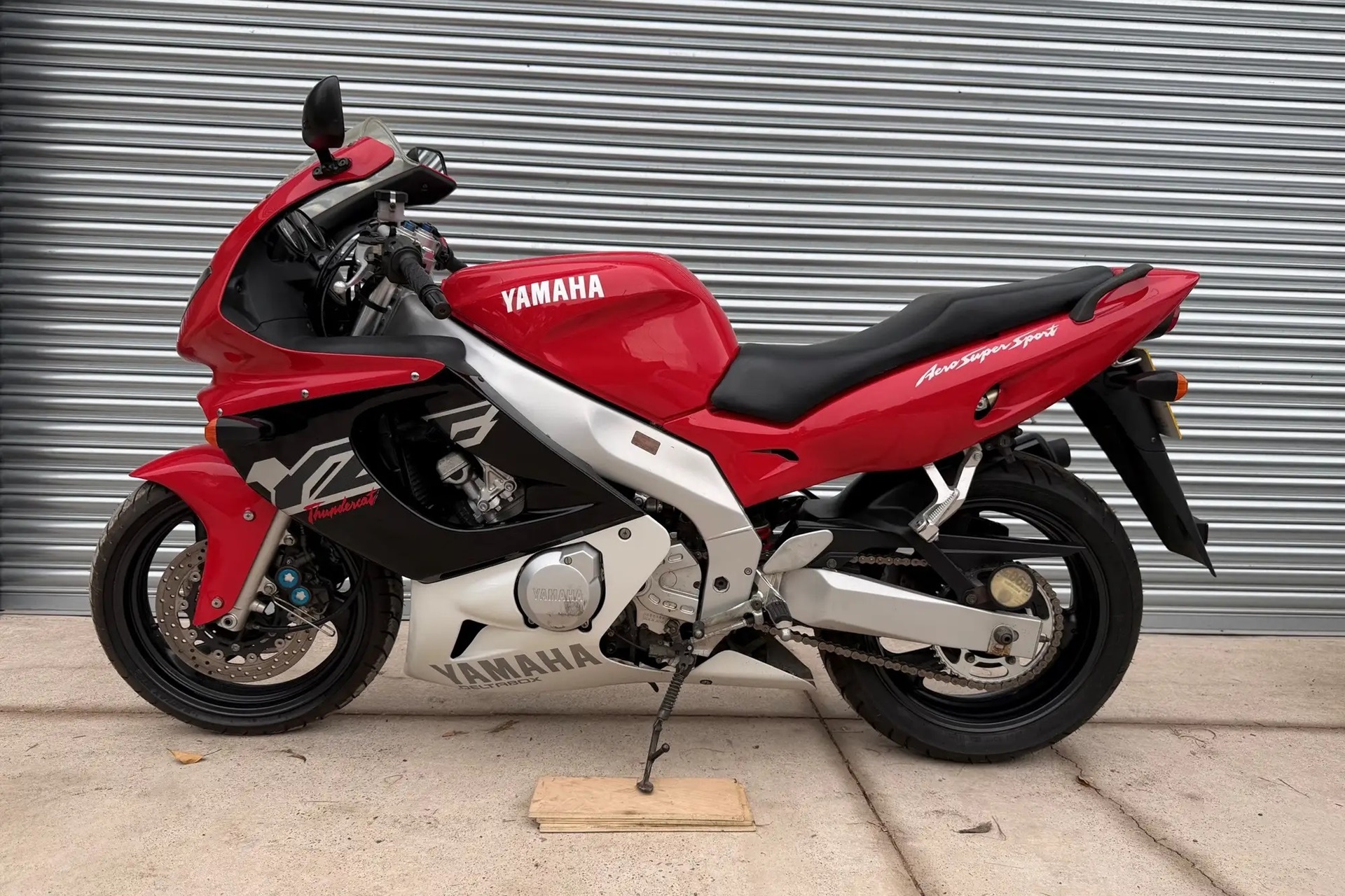 Estrenar una Yamaha YZF600R Thundercat en 2026 es posible… O casi