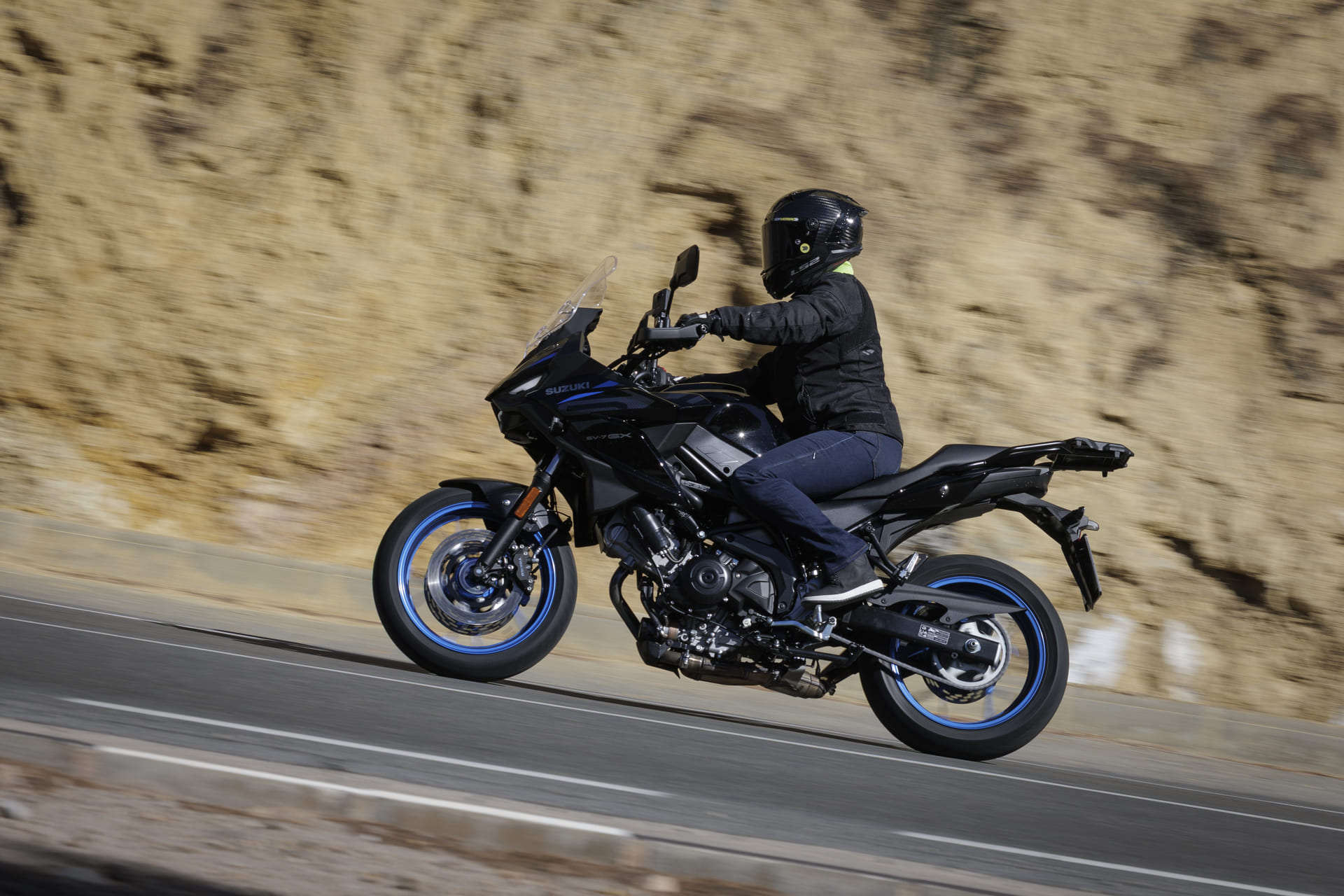 Prueba Suzuki SV-7GX