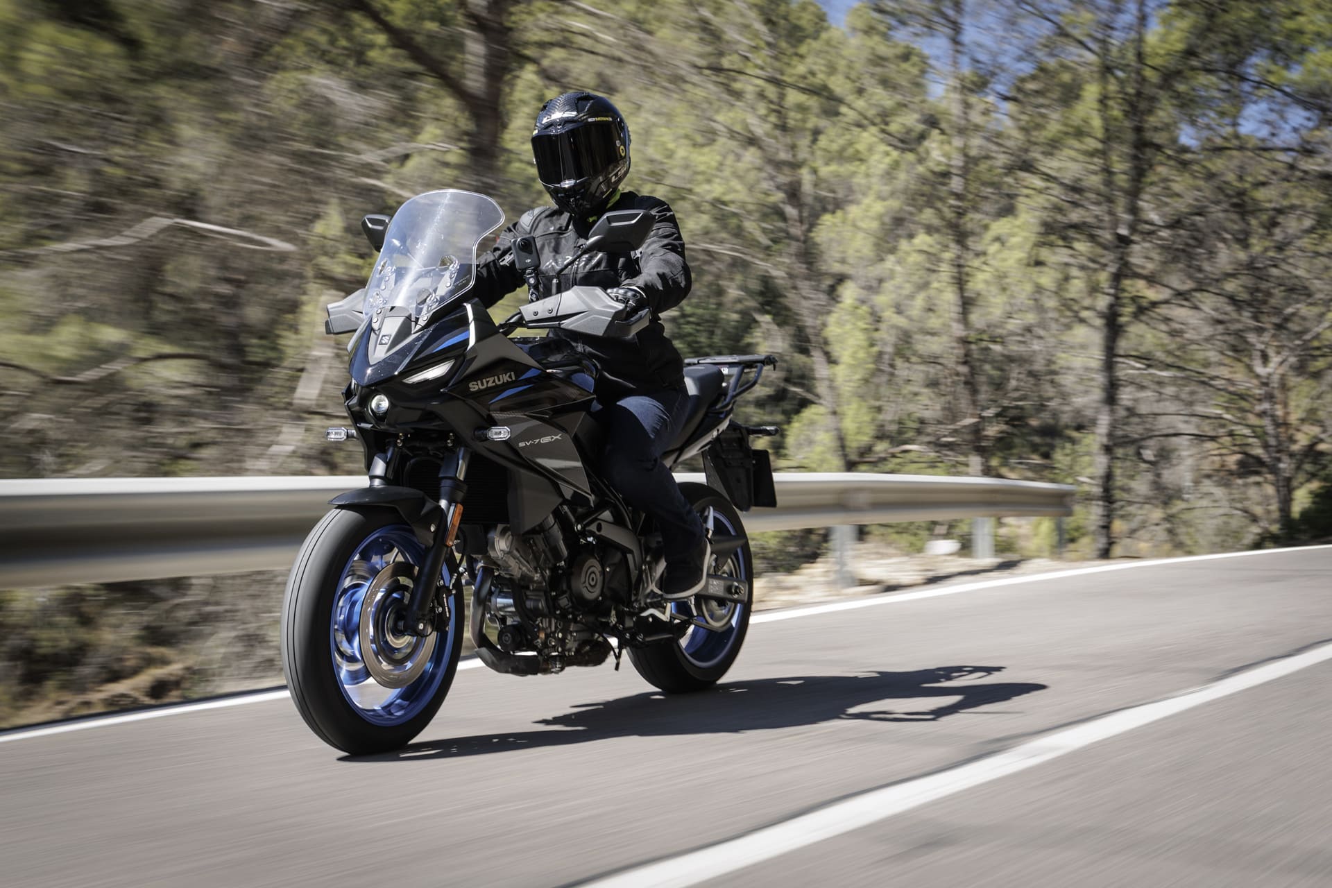 Prueba Suzuki SV-7GX