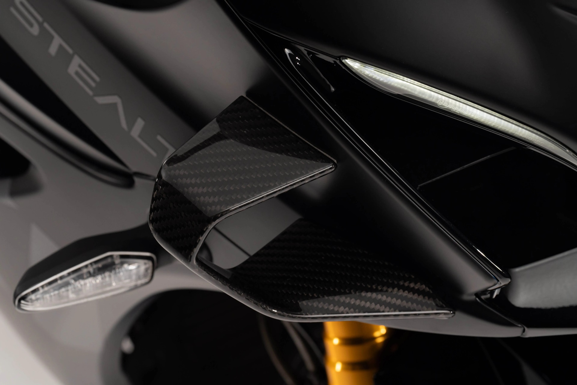 GSX-R1000R Stealth: La última serie limitada de Suzuki inspirada en el mundo náutico
