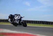 La CFMOTO V4 SR-RR sigue evolucionando y David Alonso y Dani Holgado ya han rodado con ella