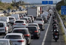 No se podrá circular si no lo autoriza expresamente la señalización de la vía