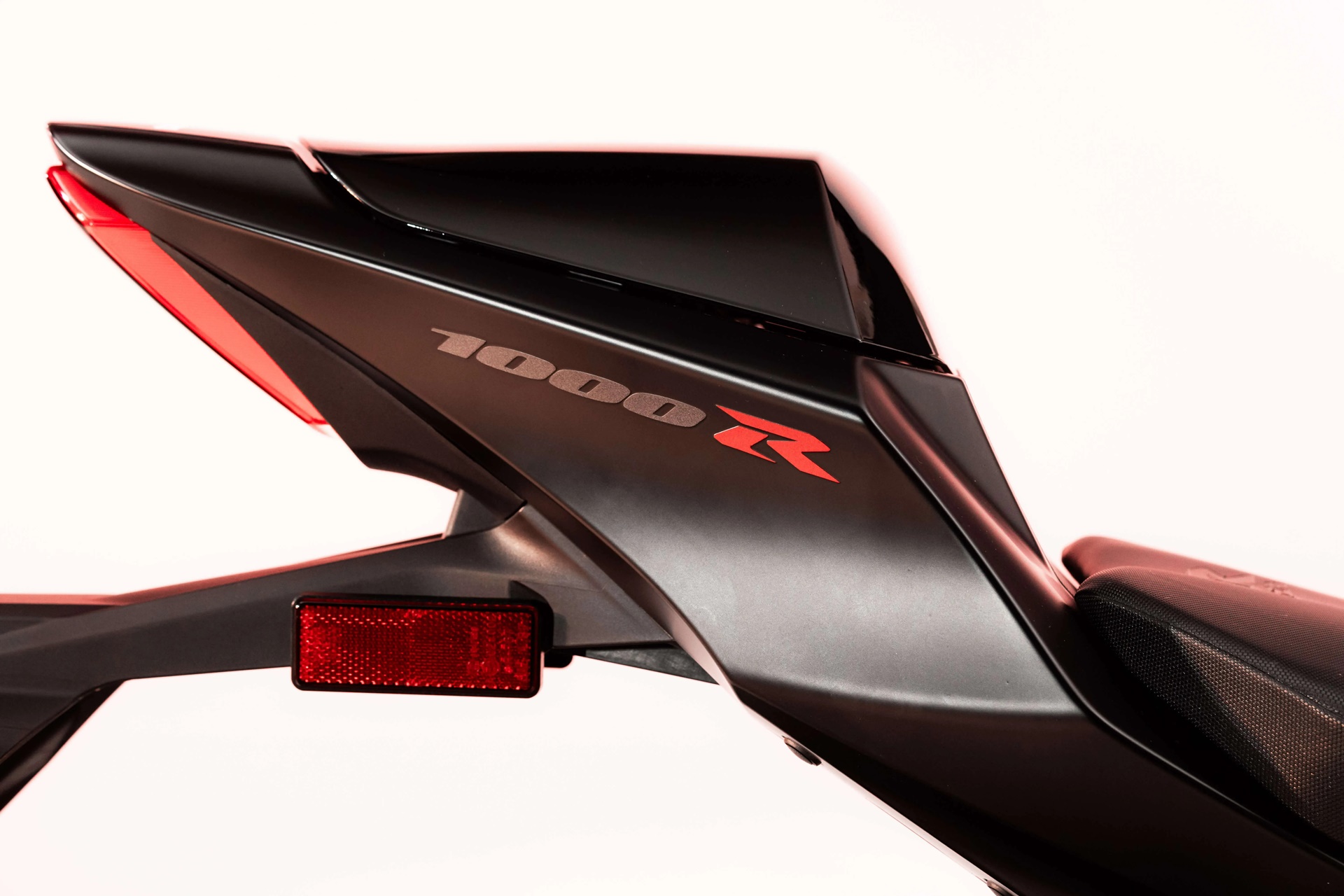 GSX-R1000R Stealth: La última serie limitada de Suzuki inspirada en el mundo náutico
