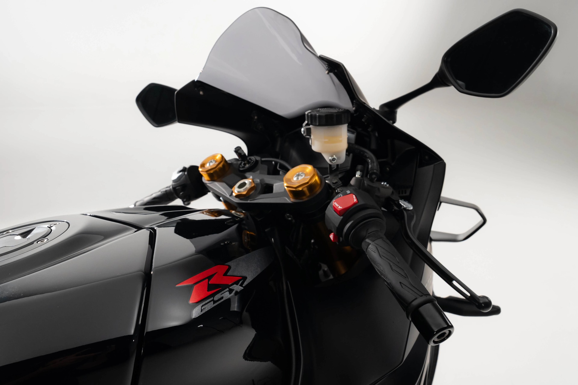 GSX-R1000R Stealth: La última serie limitada de Suzuki inspirada en el mundo náutico