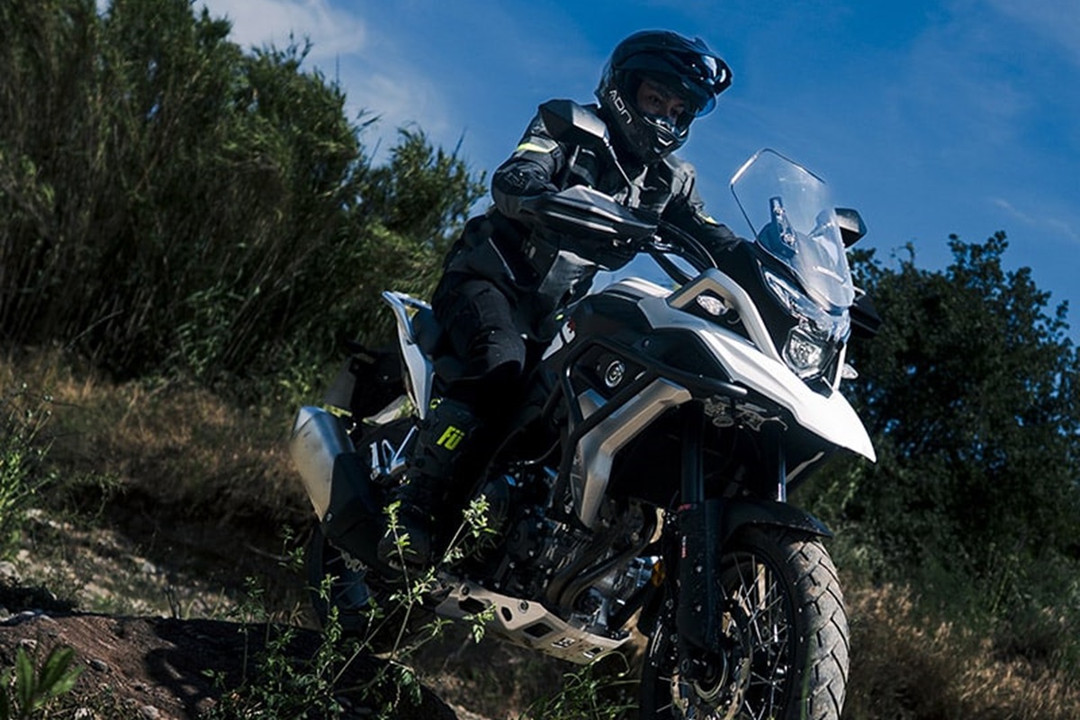 Invictus Moto lanza Heracles Dakar, su nueva chaqueta de edición especial en colaboración oficial con el prestigioso rally