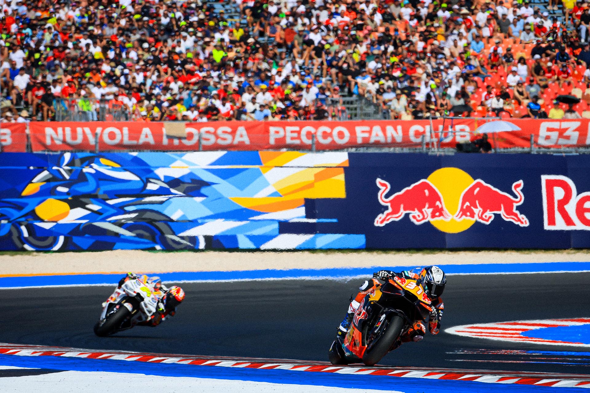 Pedro Acosta sigue siendo de lejos el mejor piloto KTM