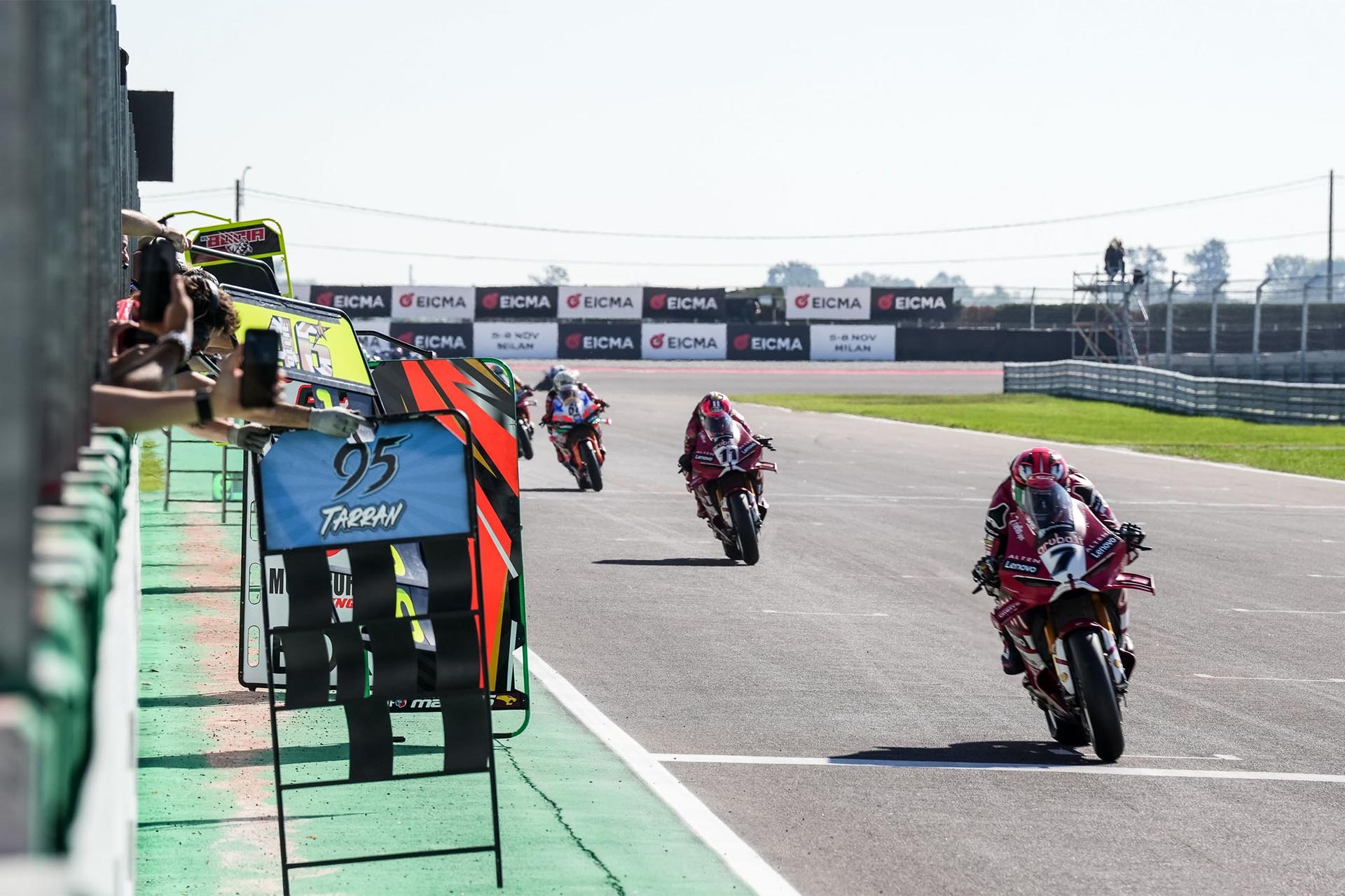 Iker dominó las tres carreras con soltura
